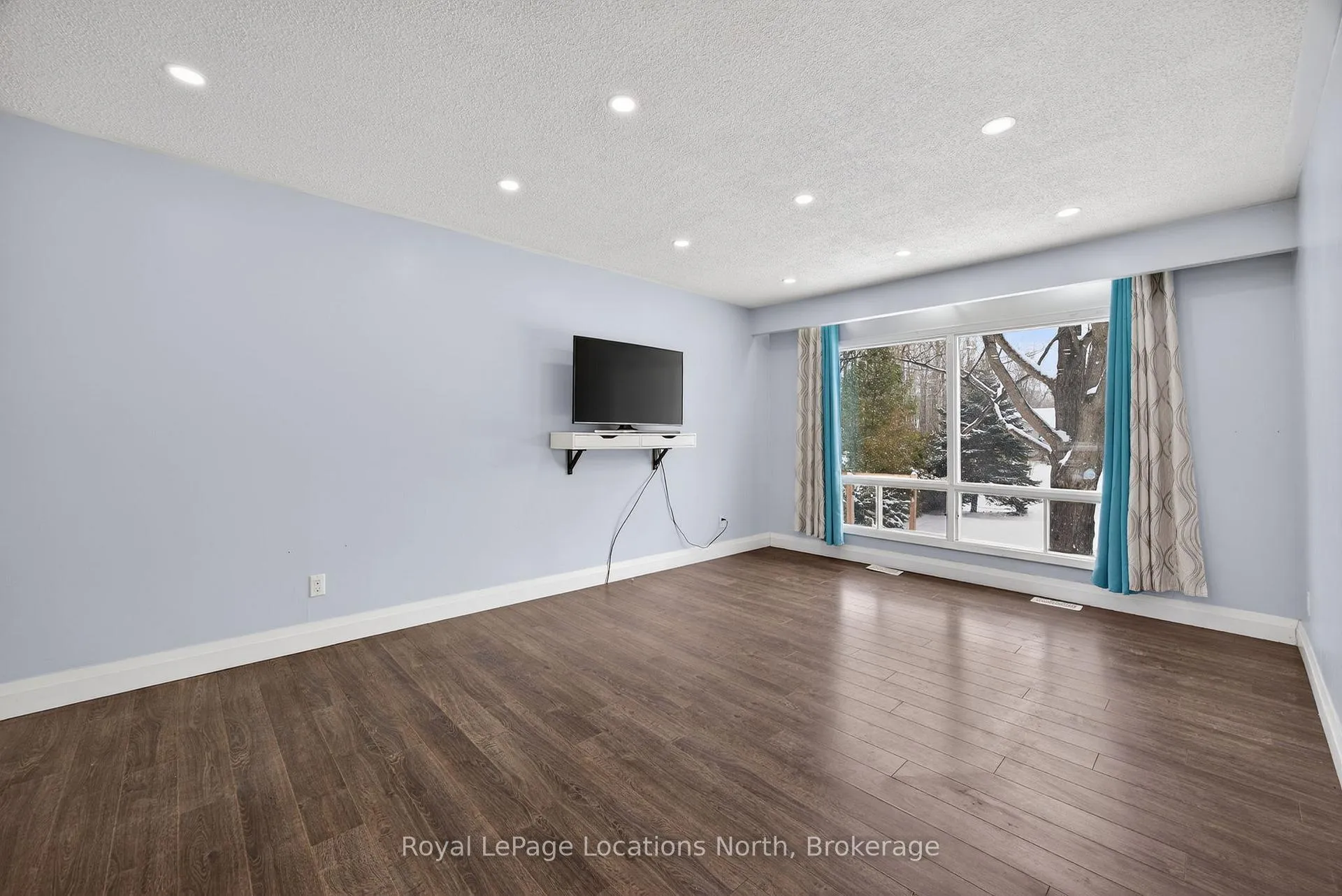 Photo 11 of 40 Rue Vanier, Tiny, Rural Tiny — HOMEH