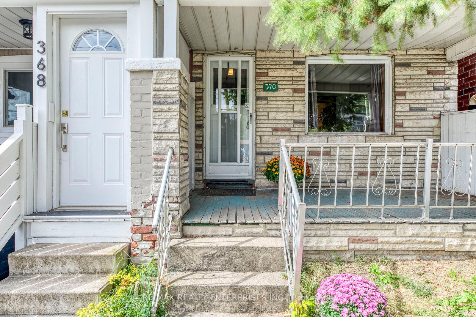 Photo 2 of 370 Coxwell Avenue, Toronto, Greenwood-Coxwell — HOMEH