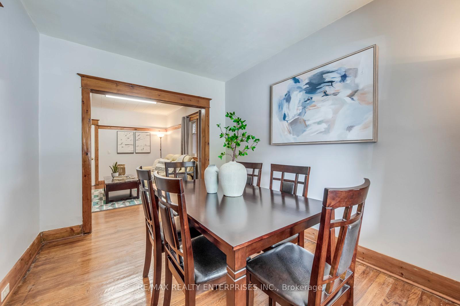 Photo 5 of 370 Coxwell Avenue, Toronto, Greenwood-Coxwell — HOMEH