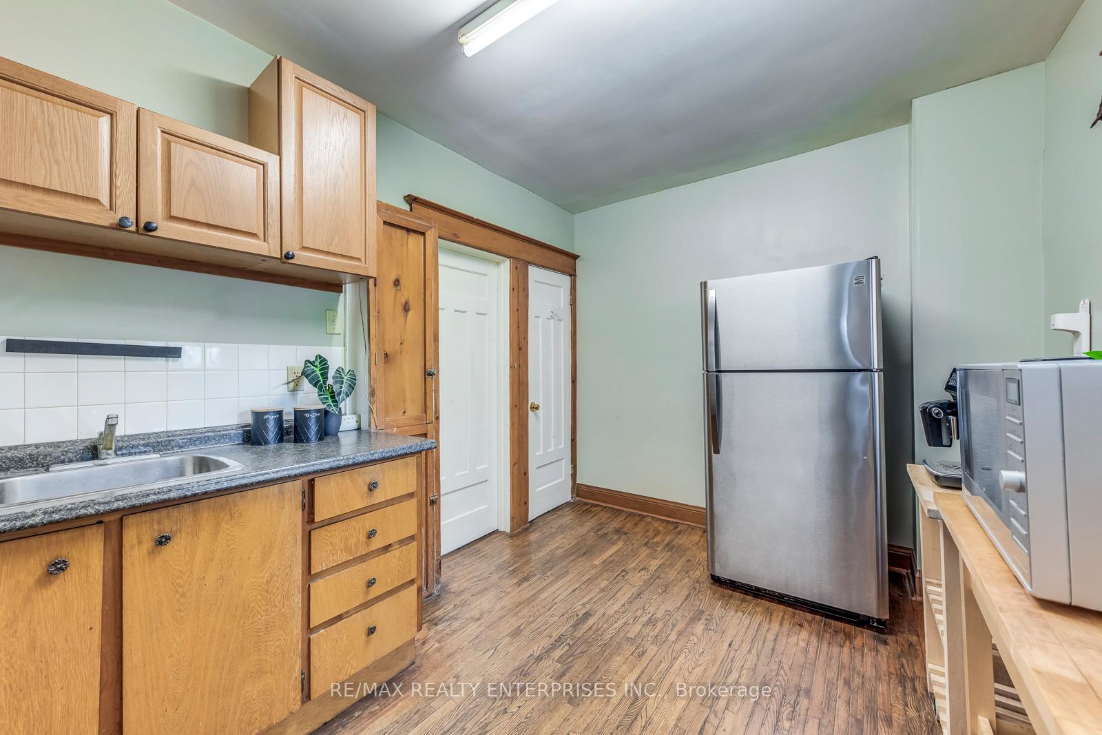 Photo 12 of 370 Coxwell Avenue, Toronto, Greenwood-Coxwell — HOMEH