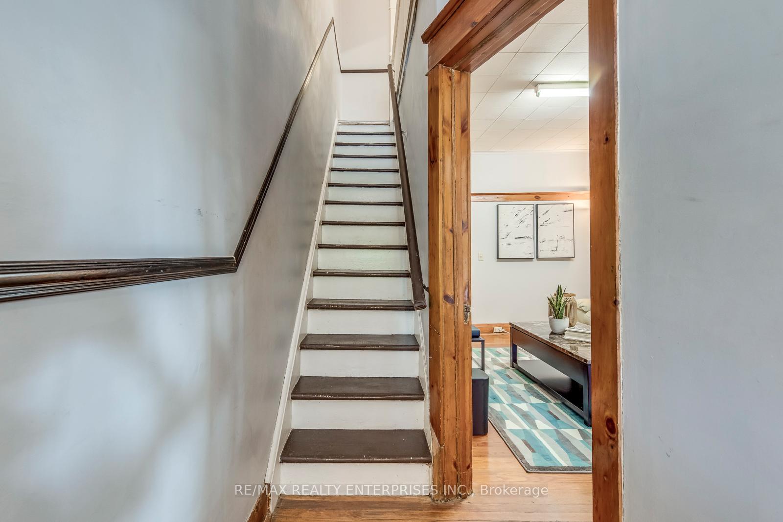 Photo 13 of 370 Coxwell Avenue, Toronto, Greenwood-Coxwell — HOMEH