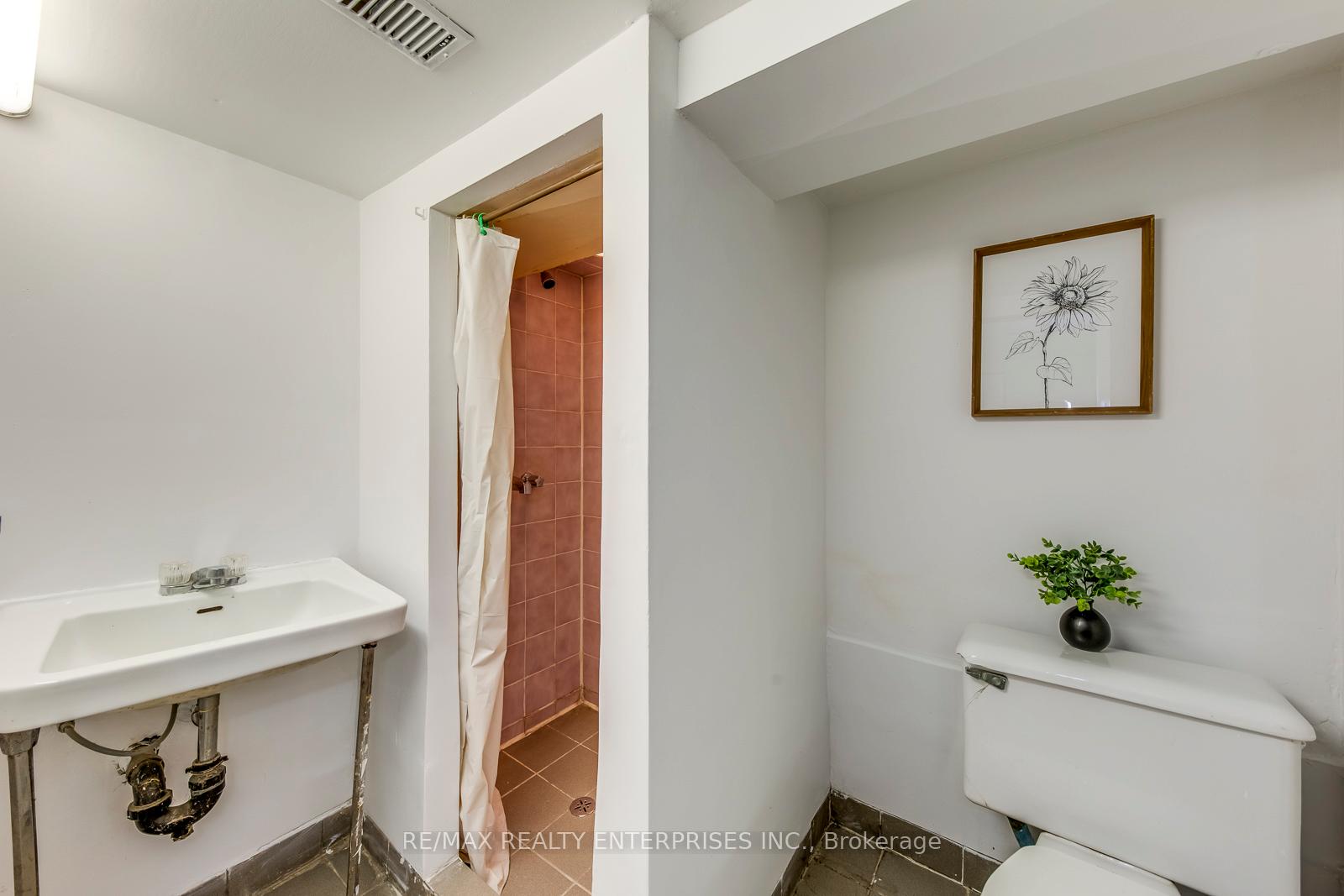 Photo 22 of 370 Coxwell Avenue, Toronto, Greenwood-Coxwell — HOMEH