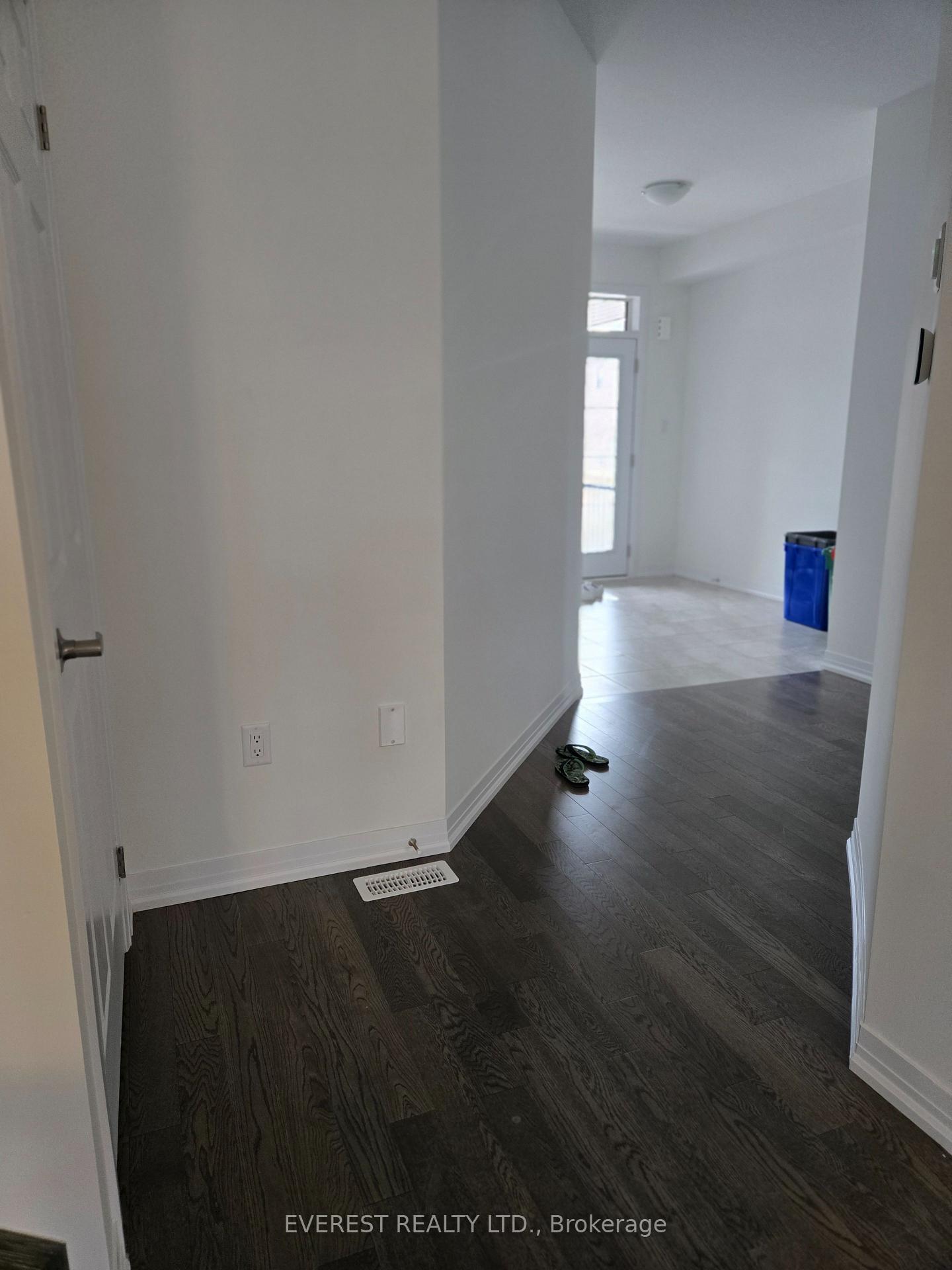 Photo 3 of 40 Lemon Avenue, Thorold, Hurricane/Merrittville — HOMEH