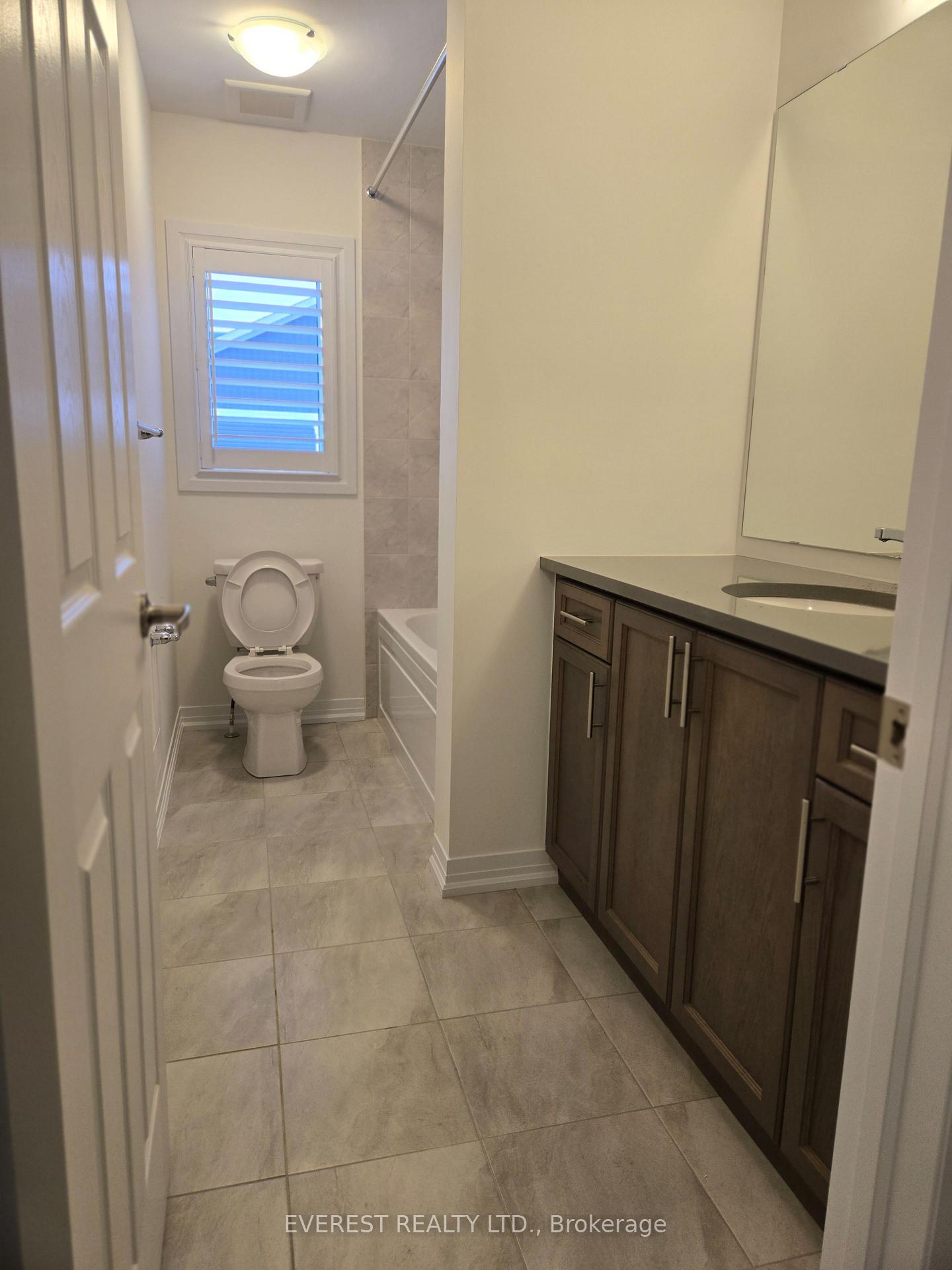 Photo 11 of 40 Lemon Avenue, Thorold, Hurricane/Merrittville — HOMEH