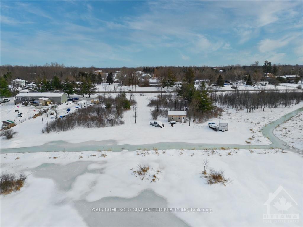 Front of Unit 4, 780 Christie Lake Road