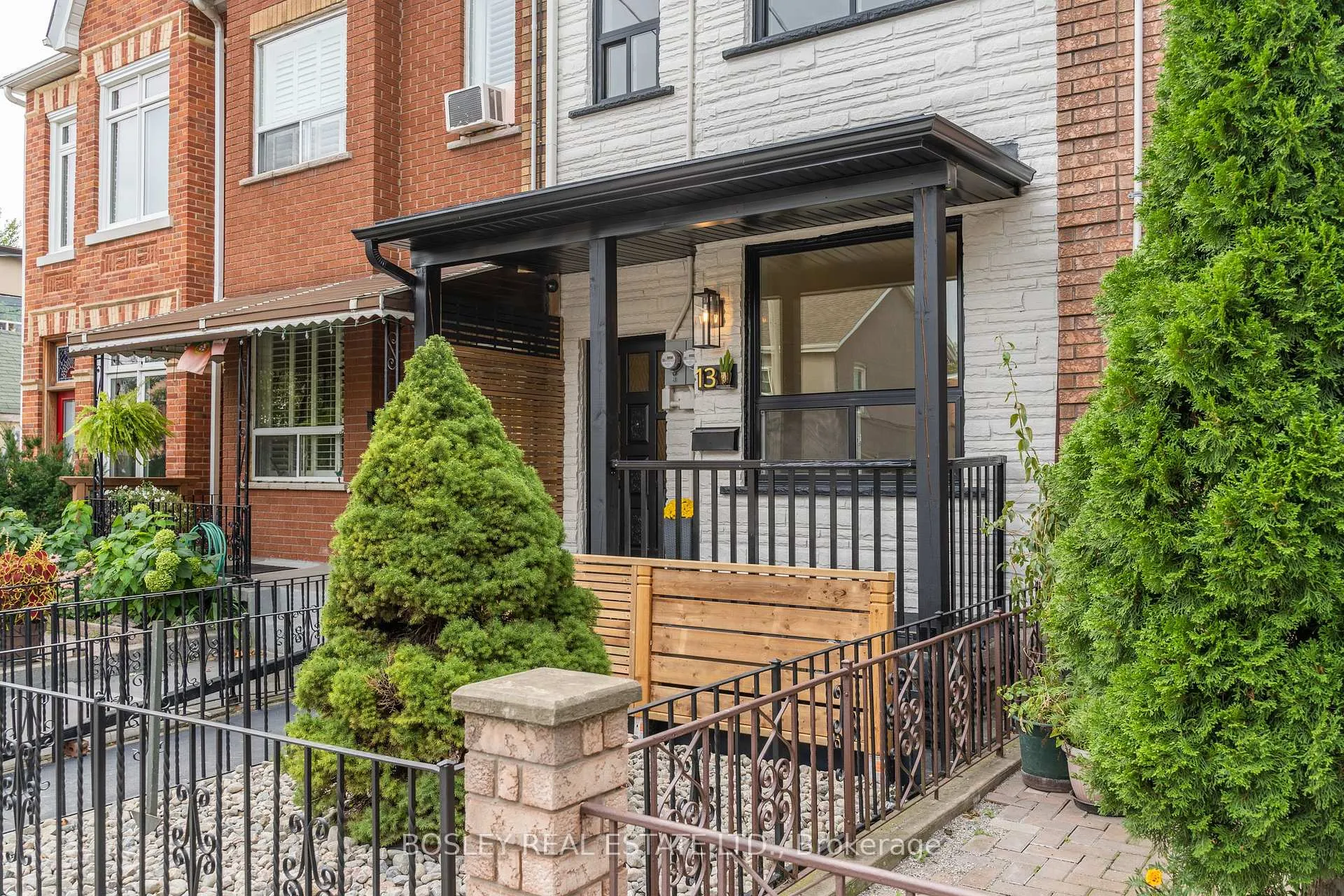 Front of Unit 2, 13 Mansfield Avenue
