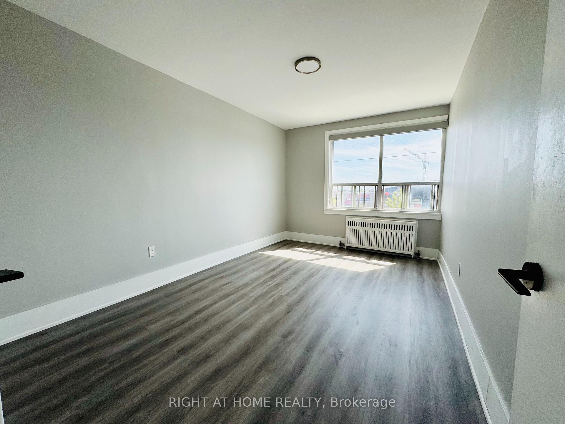 Photo 9 of Unit 302, 896 Eglinton Avenue E, Toronto, Leaside — HOMEH