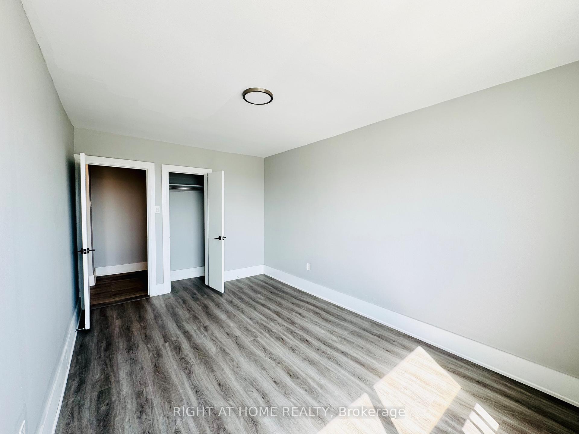 Photo 10 of Unit 302, 896 Eglinton Avenue E, Toronto, Leaside — HOMEH