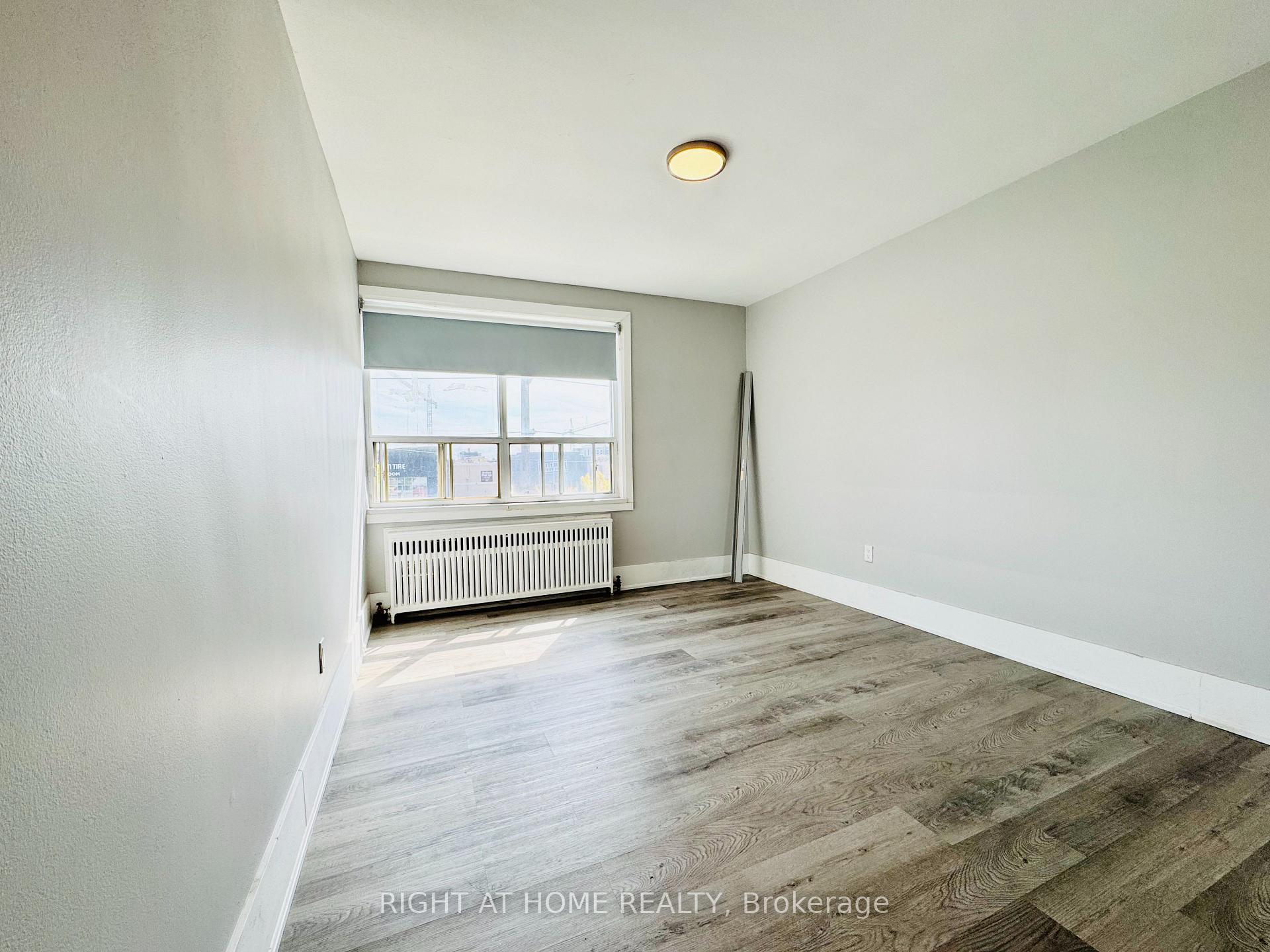 Photo 11 of Unit 302, 896 Eglinton Avenue E, Toronto, Leaside — HOMEH