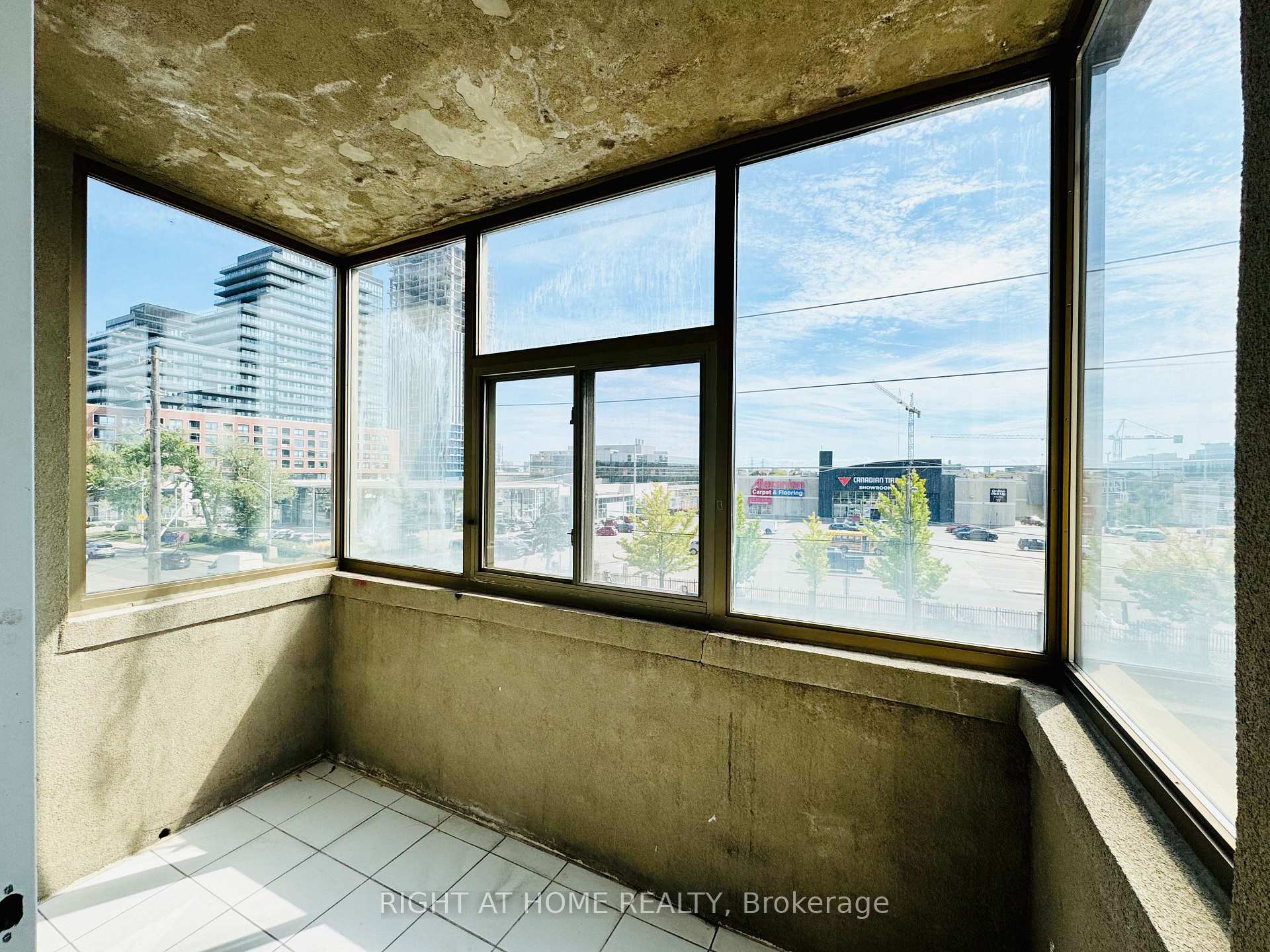 Photo 14 of Unit 302, 896 Eglinton Avenue E, Toronto, Leaside — HOMEH