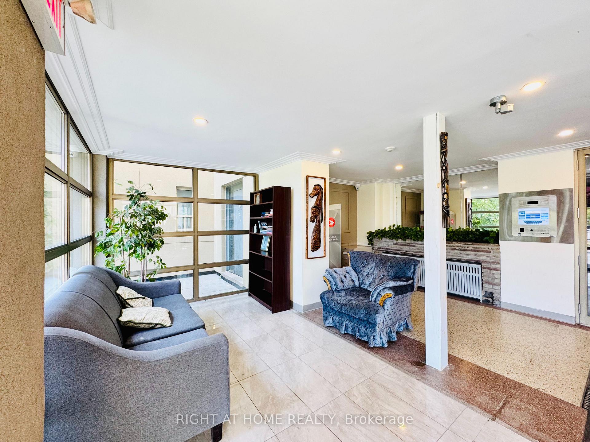 Photo 16 of Unit 302, 896 Eglinton Avenue E, Toronto, Leaside — HOMEH
