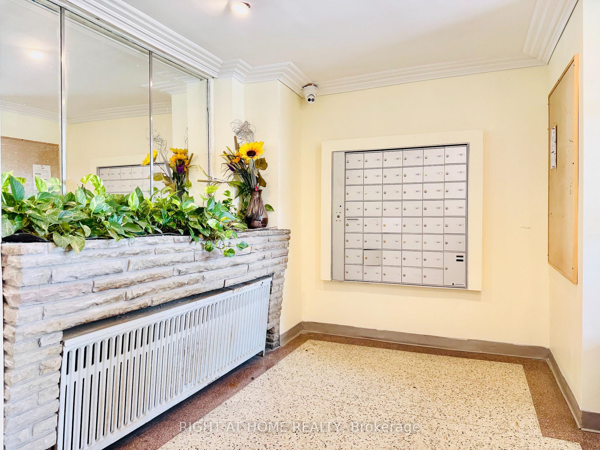 Photo 18 of Unit 302, 896 Eglinton Avenue E, Toronto, Leaside — HOMEH