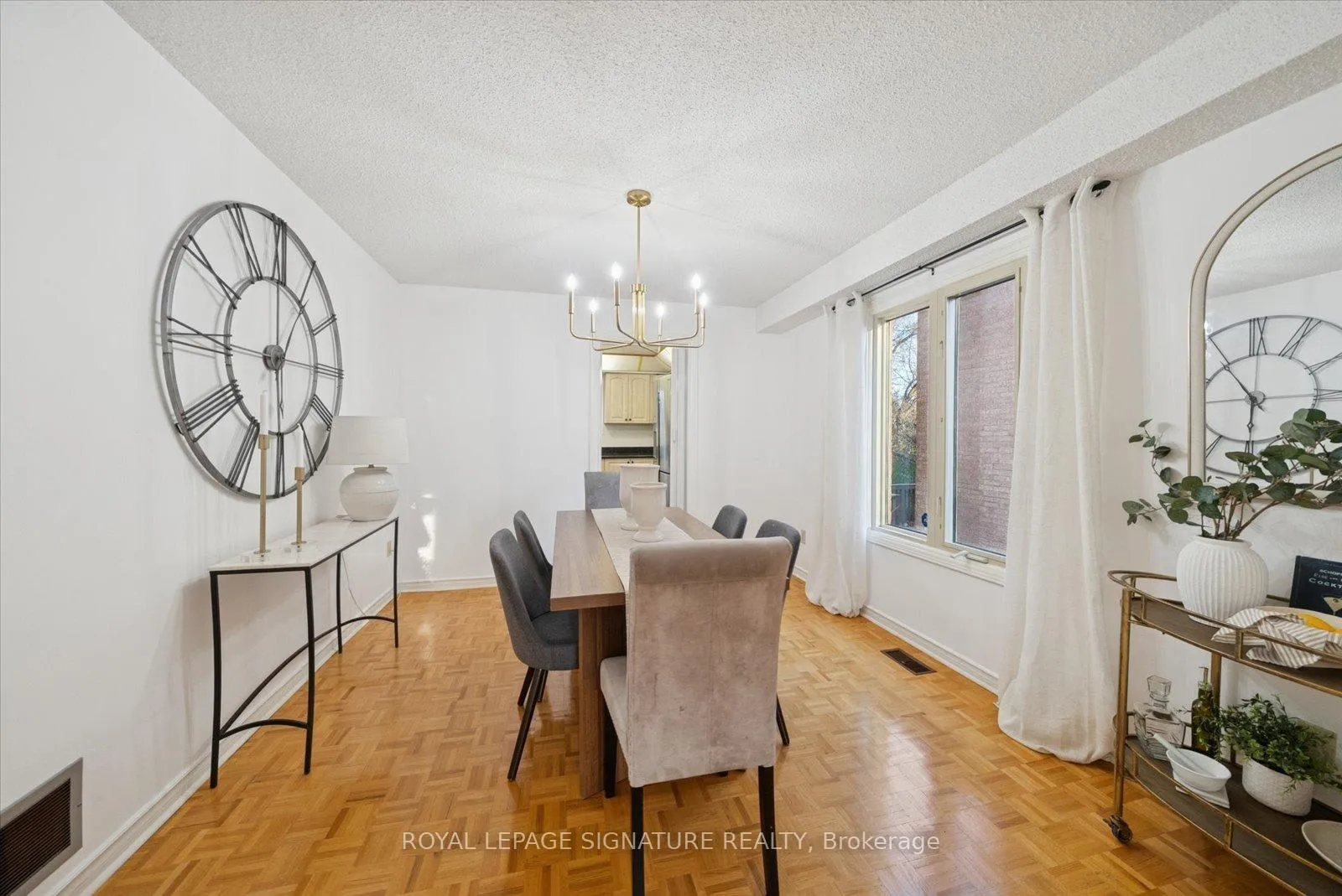 Photo 7 of 2015 Lynn Heights Drive, Pickering, Liverpool — HOMEH