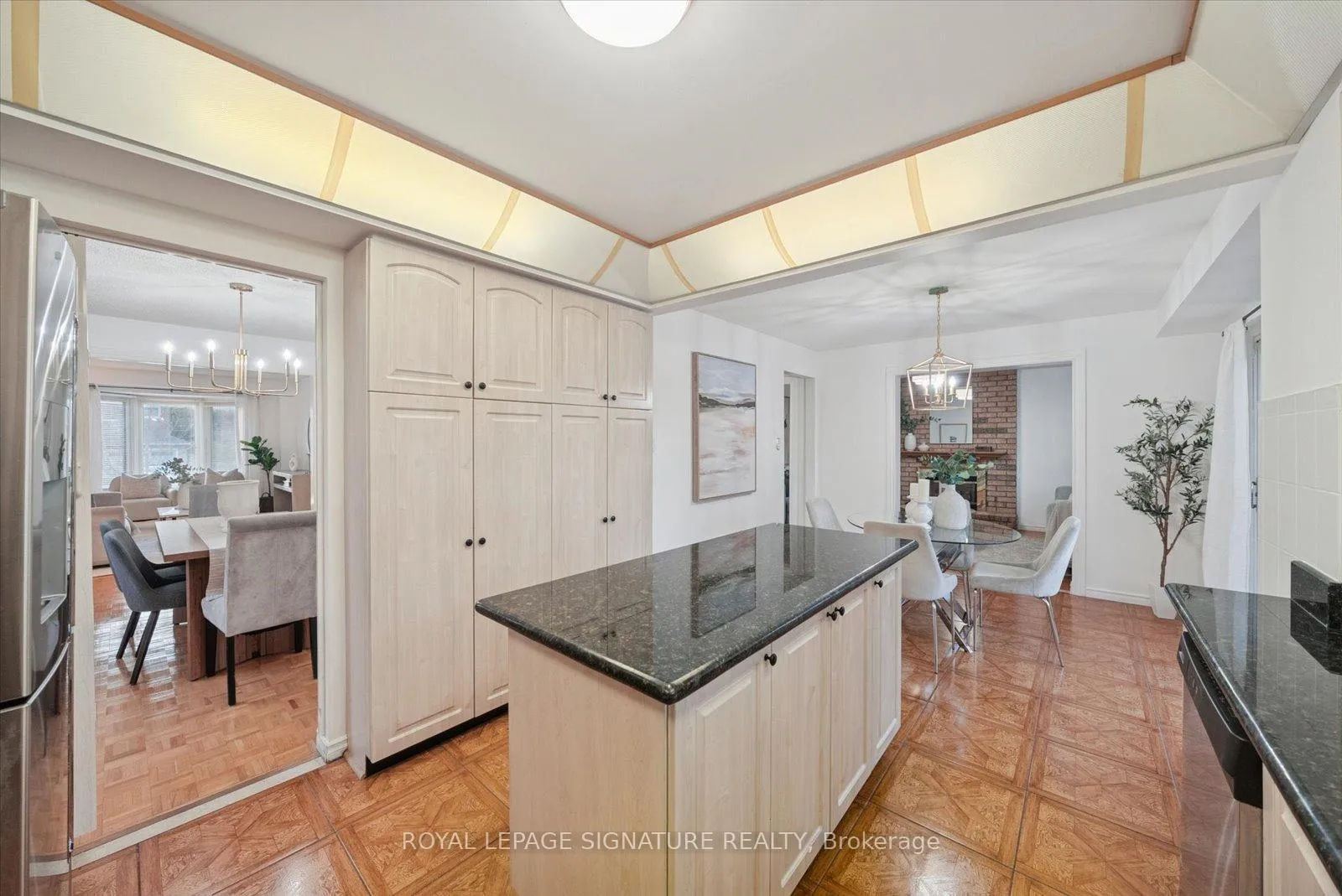 Photo 13 of 2015 Lynn Heights Drive, Pickering, Liverpool — HOMEH