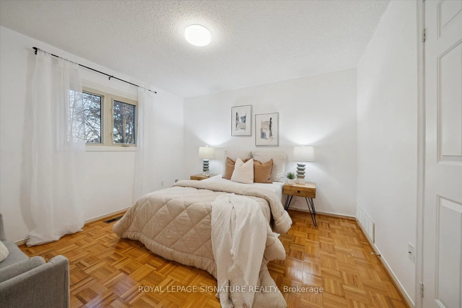 Photo 28 of 2015 Lynn Heights Drive, Pickering, Liverpool — HOMEH