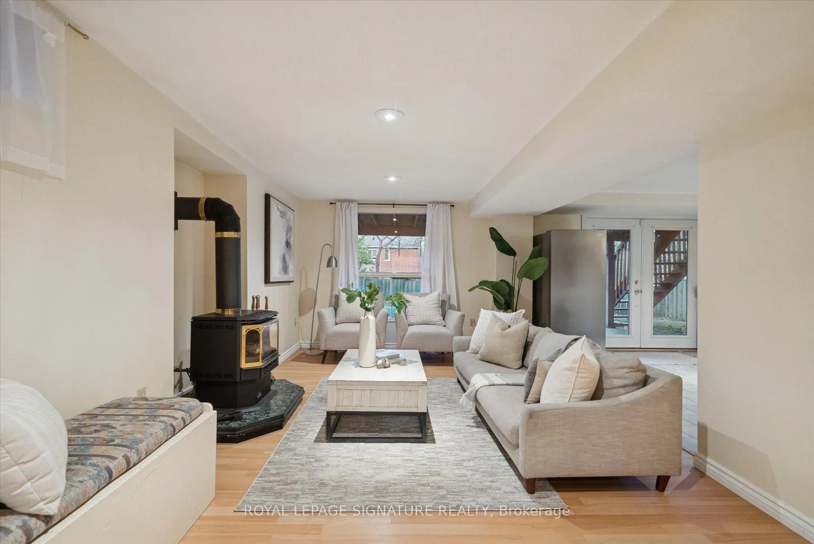 Photo 31 of 2015 Lynn Heights Drive, Pickering, Liverpool — HOMEH