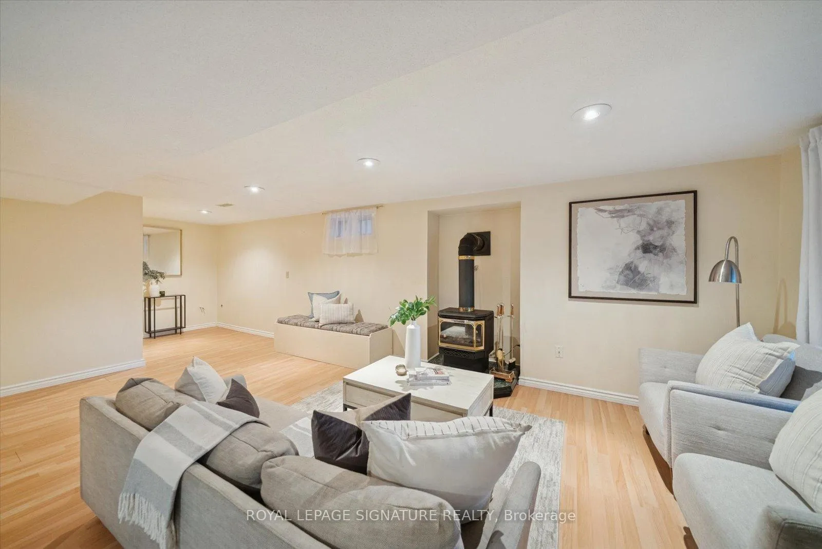 Photo 32 of 2015 Lynn Heights Drive, Pickering, Liverpool — HOMEH