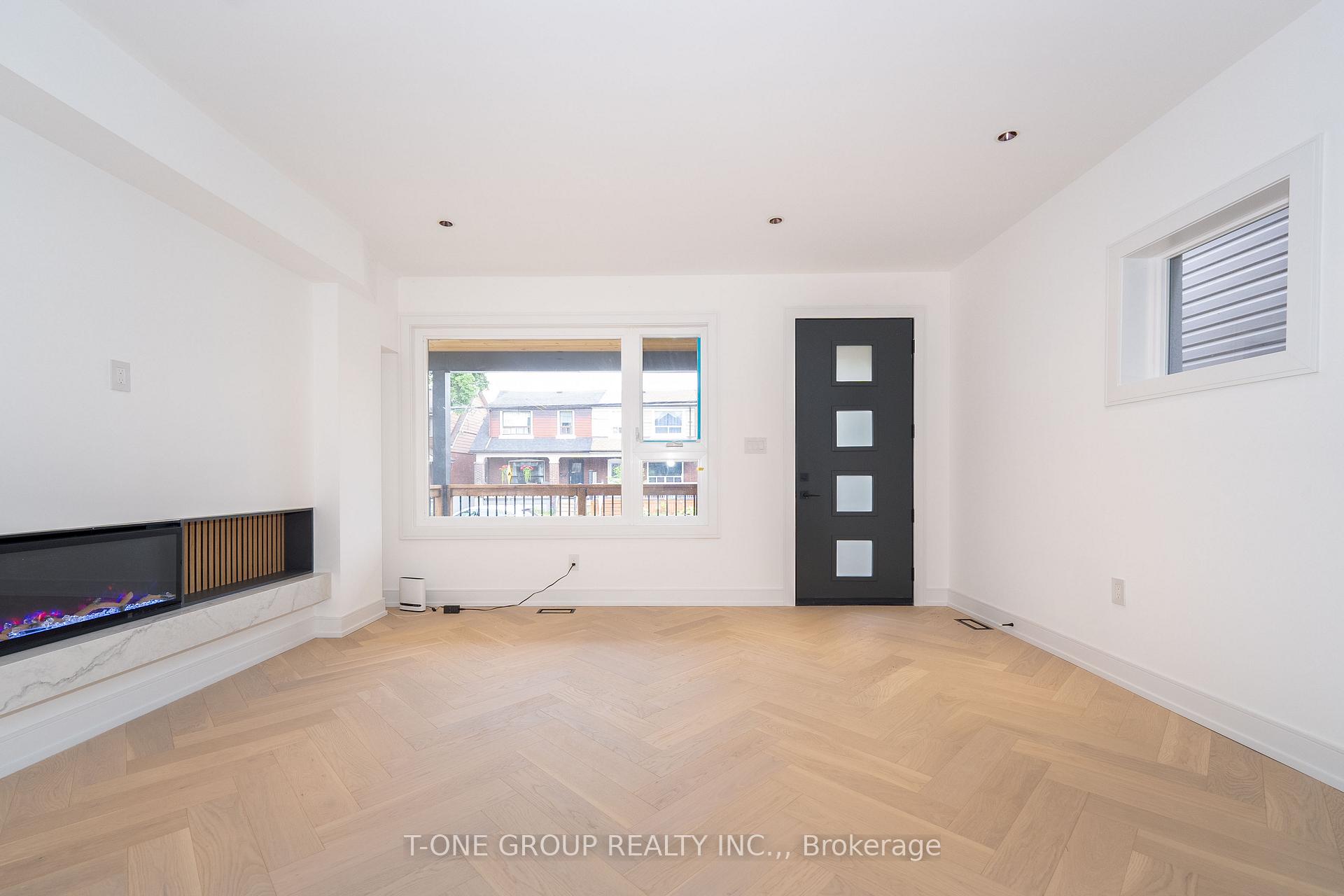 Photo 3 of 68 Harris Avenue, Toronto, East End-Danforth — HOMEH