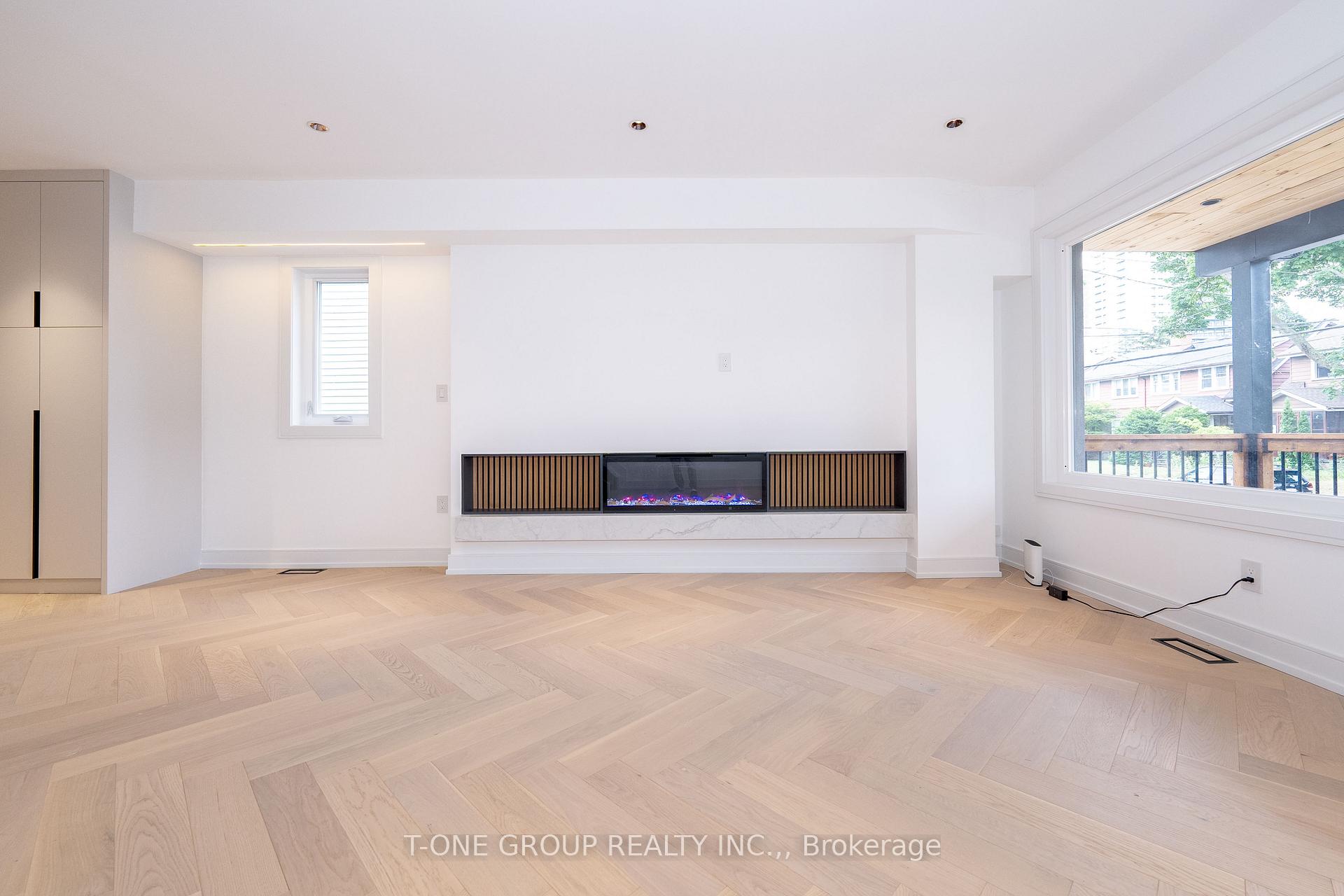 Photo 4 of 68 Harris Avenue, Toronto, East End-Danforth — HOMEH