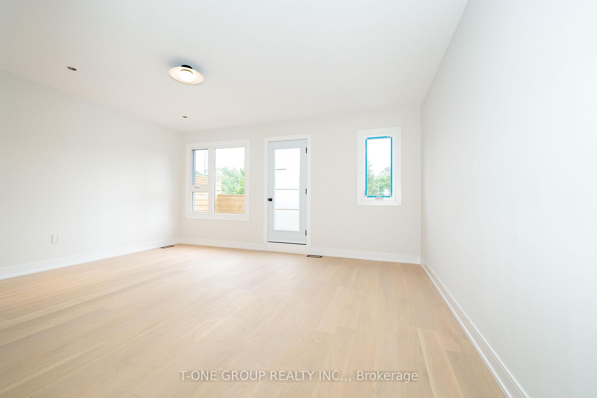Photo 13 of 68 Harris Avenue, Toronto, East End-Danforth — HOMEH