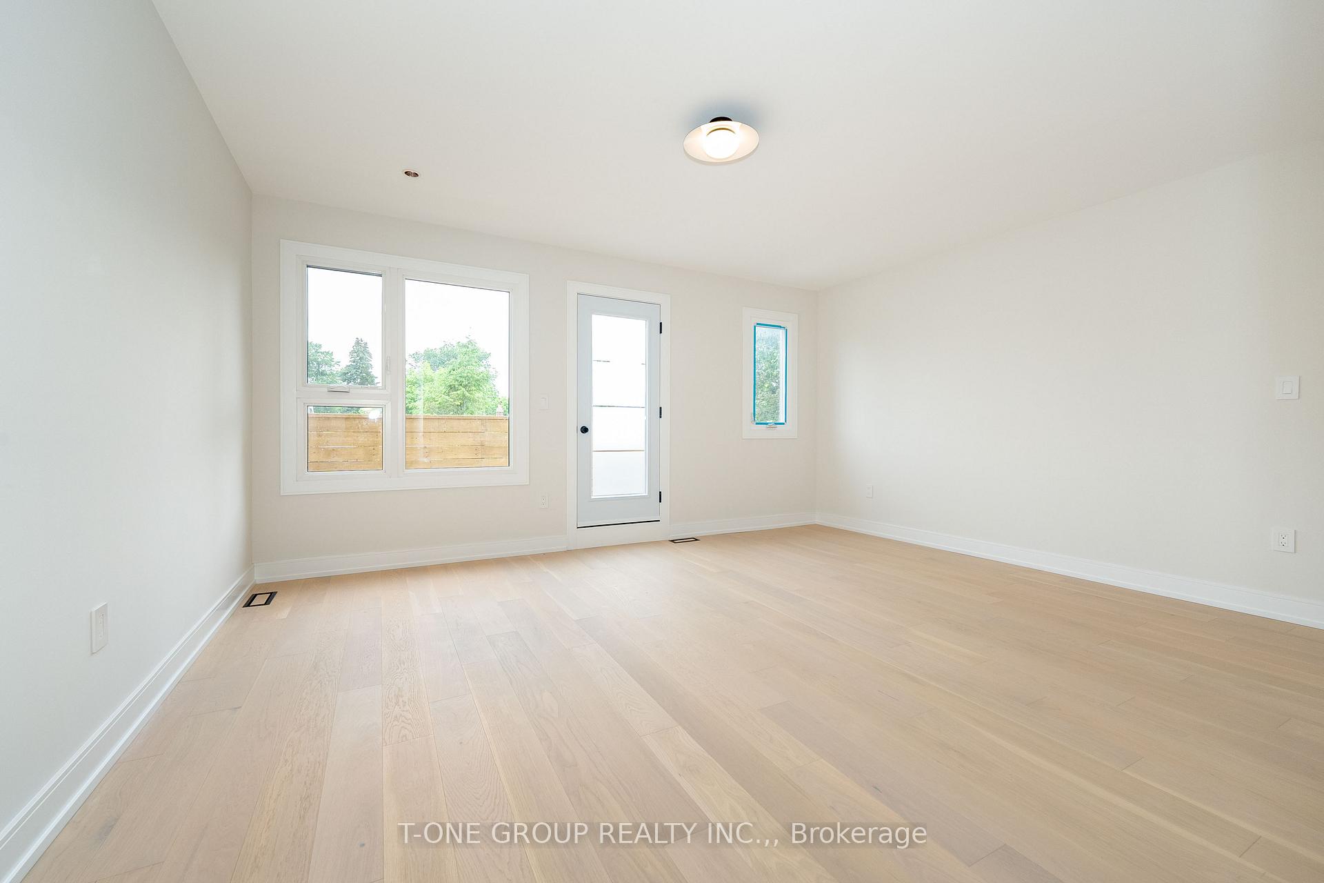 Photo 14 of 68 Harris Avenue, Toronto, East End-Danforth — HOMEH