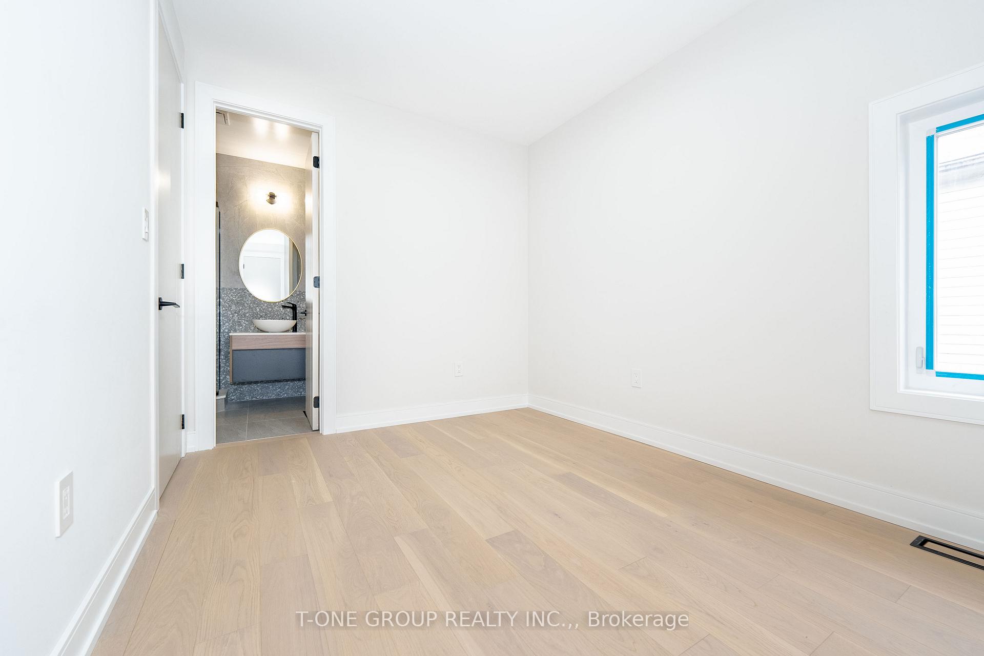Photo 19 of 68 Harris Avenue, Toronto, East End-Danforth — HOMEH