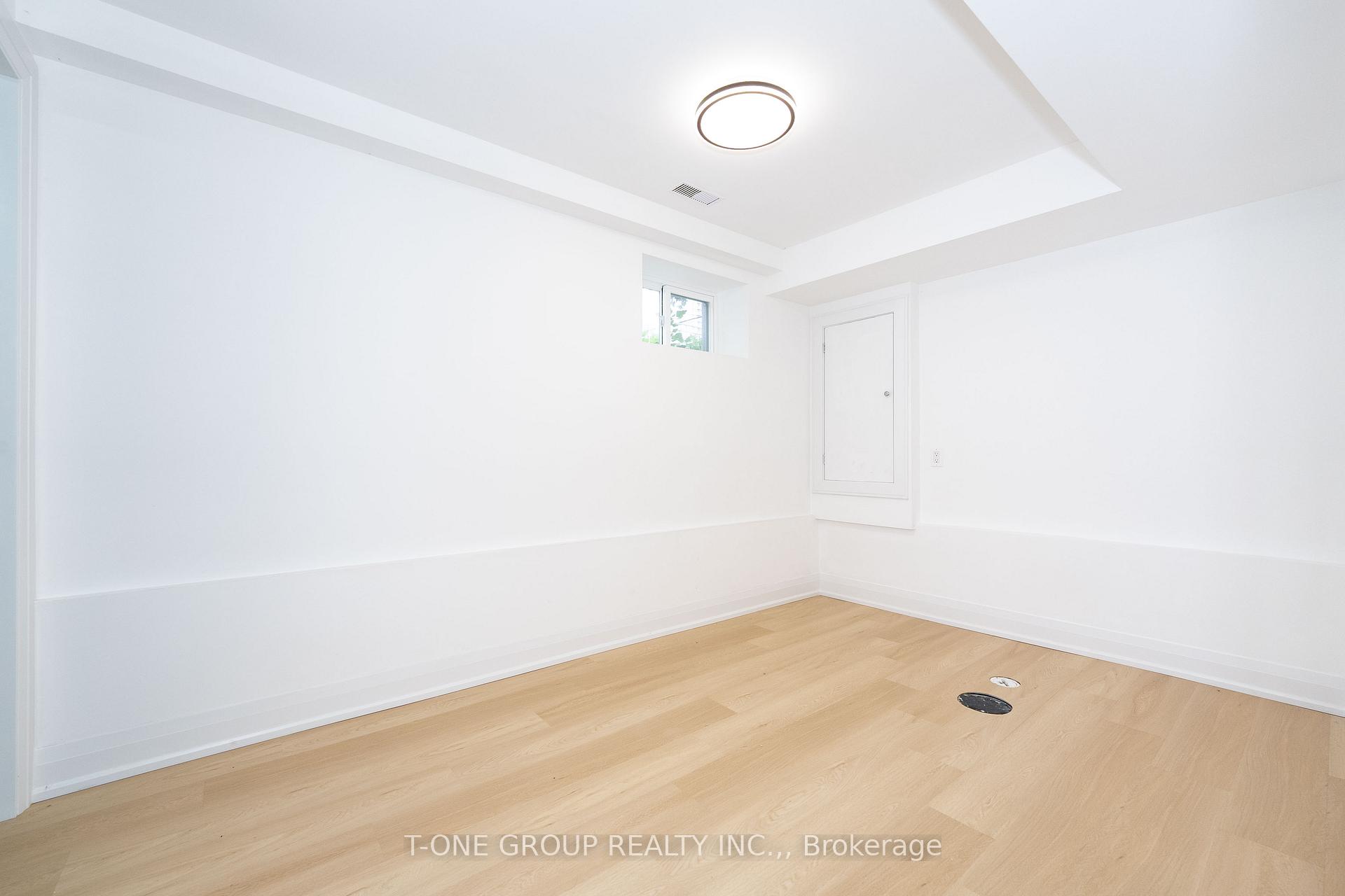 Photo 29 of 68 Harris Avenue, Toronto, East End-Danforth — HOMEH
