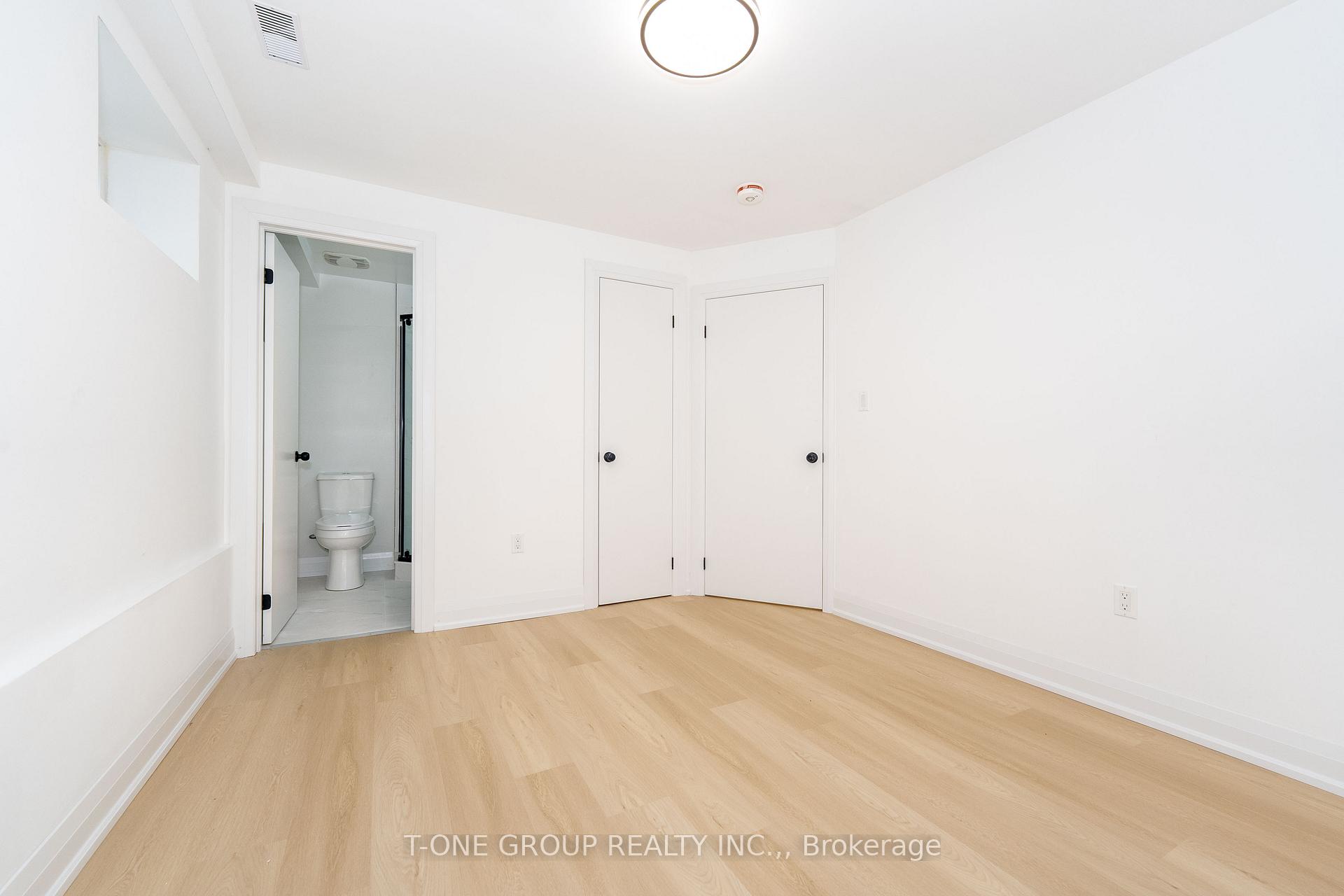 Photo 32 of 68 Harris Avenue, Toronto, East End-Danforth — HOMEH