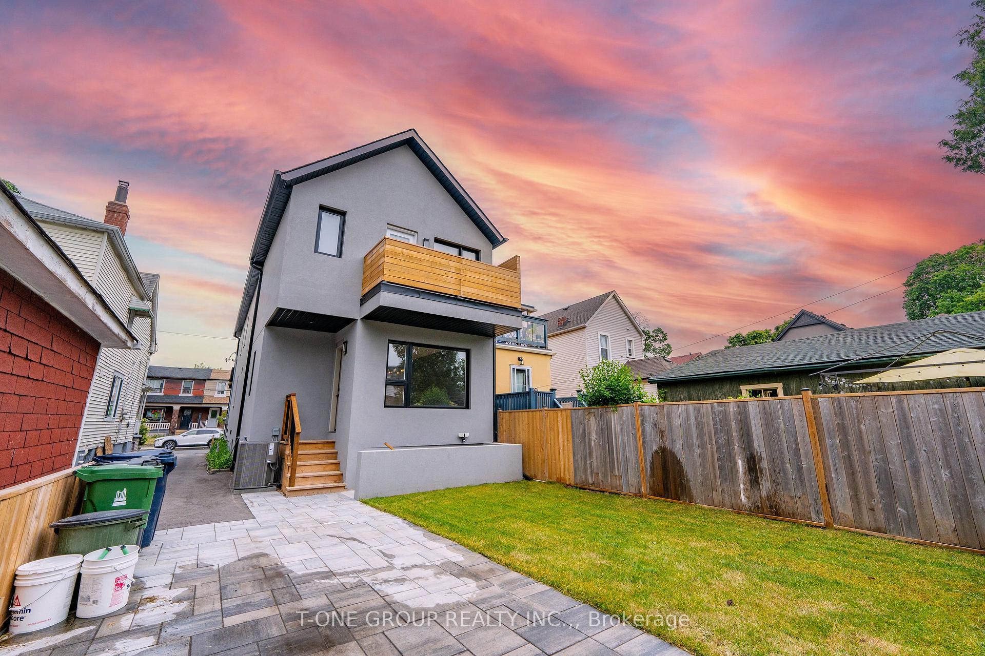 Photo 35 of 68 Harris Avenue, Toronto, East End-Danforth — HOMEH
