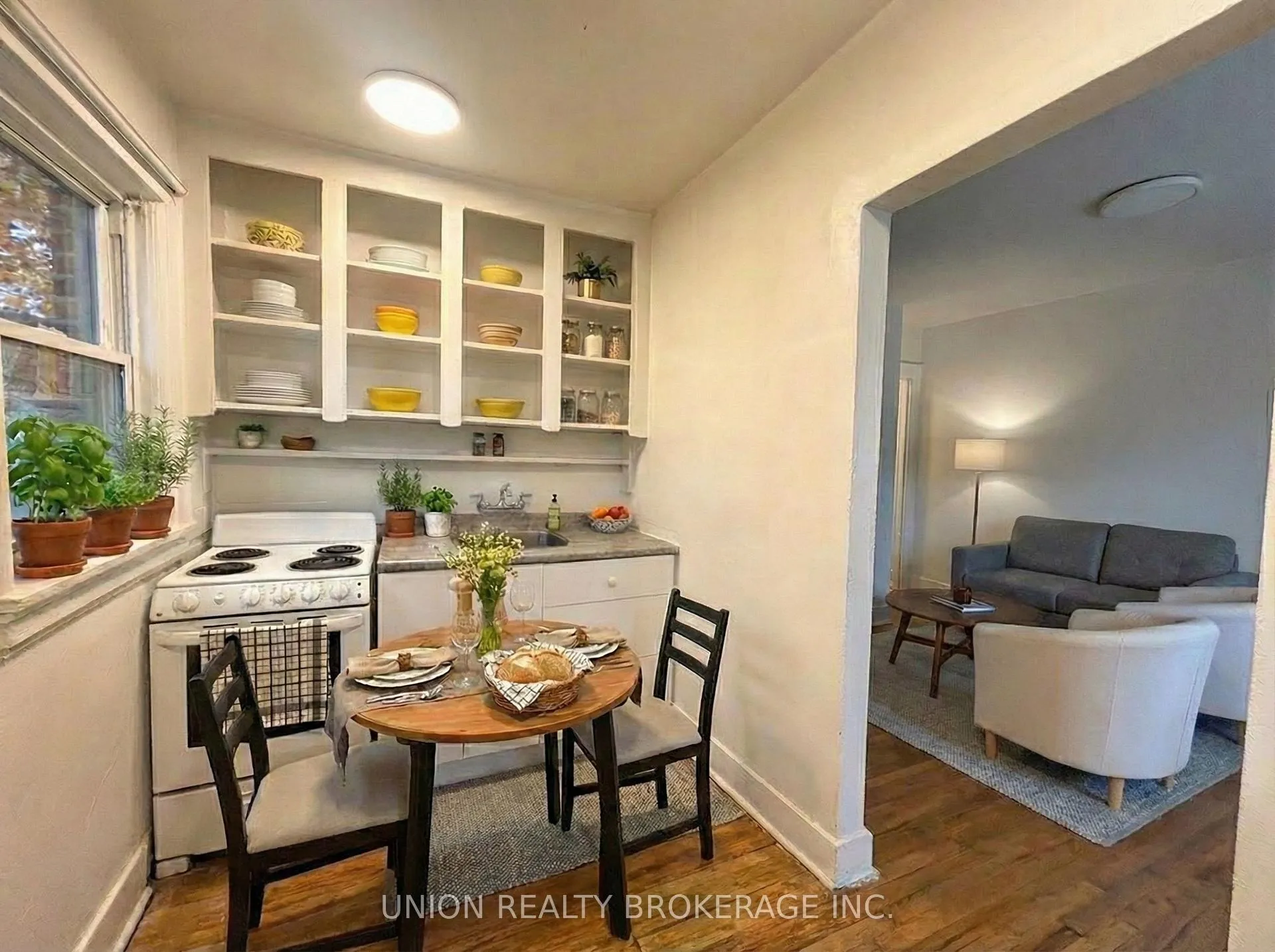 Photo 3 of Unit 301, 2405 Queen Street, Toronto, The Beaches — HOMEH
