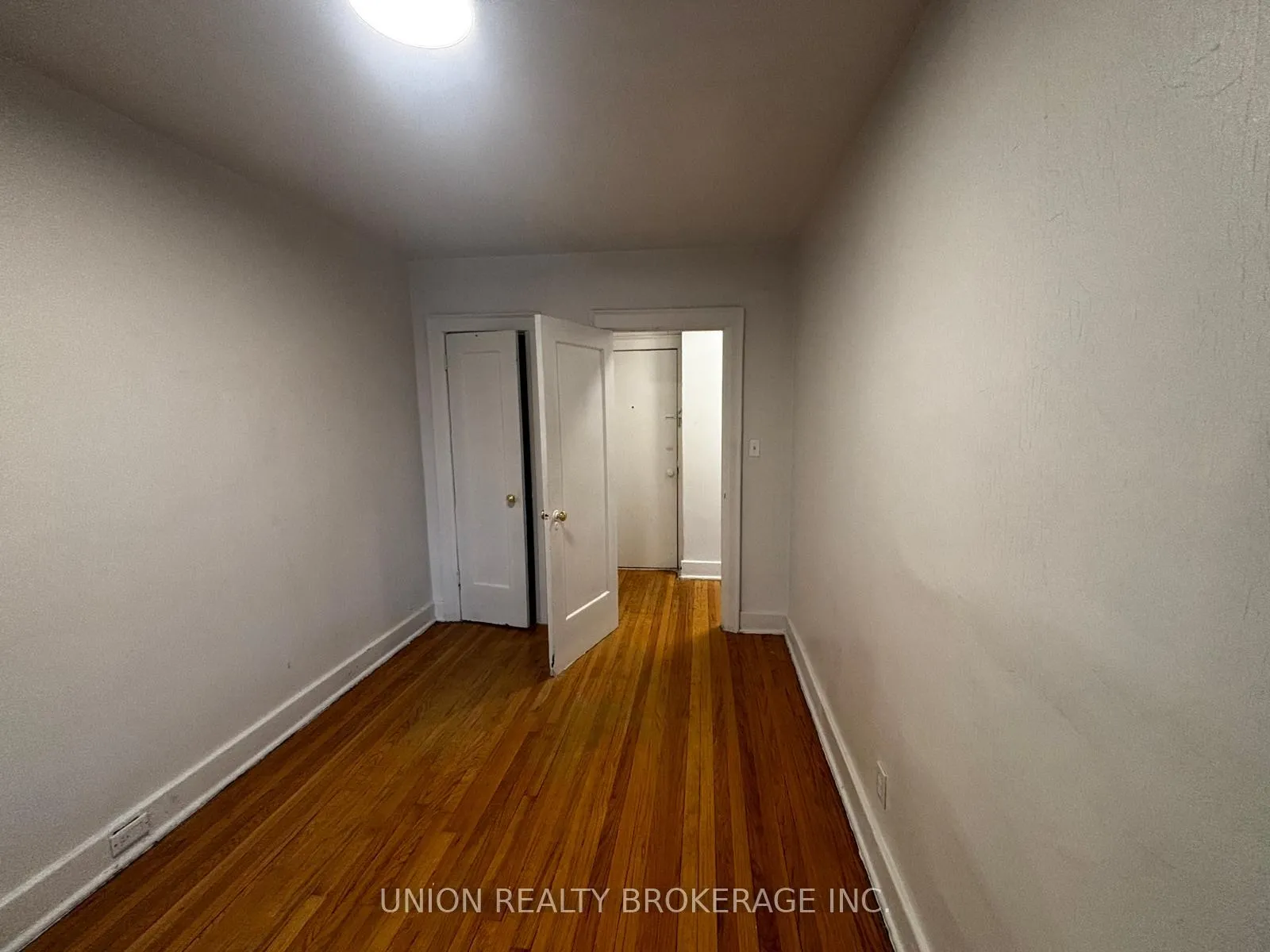 Photo 7 of Unit 301, 2405 Queen Street, Toronto, The Beaches — HOMEH