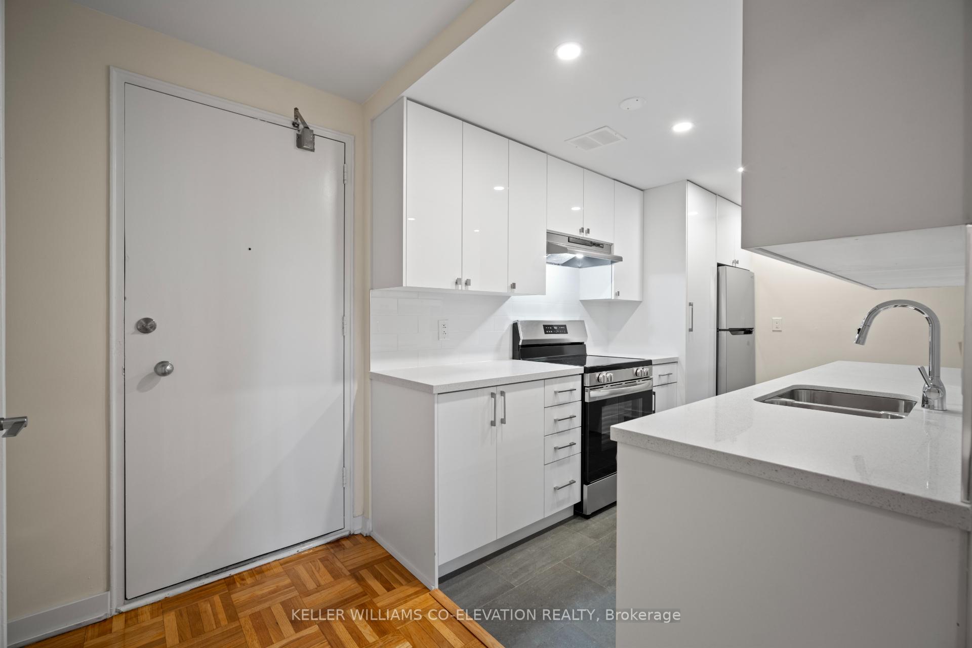 Photo 3 of Unit 207, 165 Balliol Street, Toronto, Mount Pleasant West — HOMEH