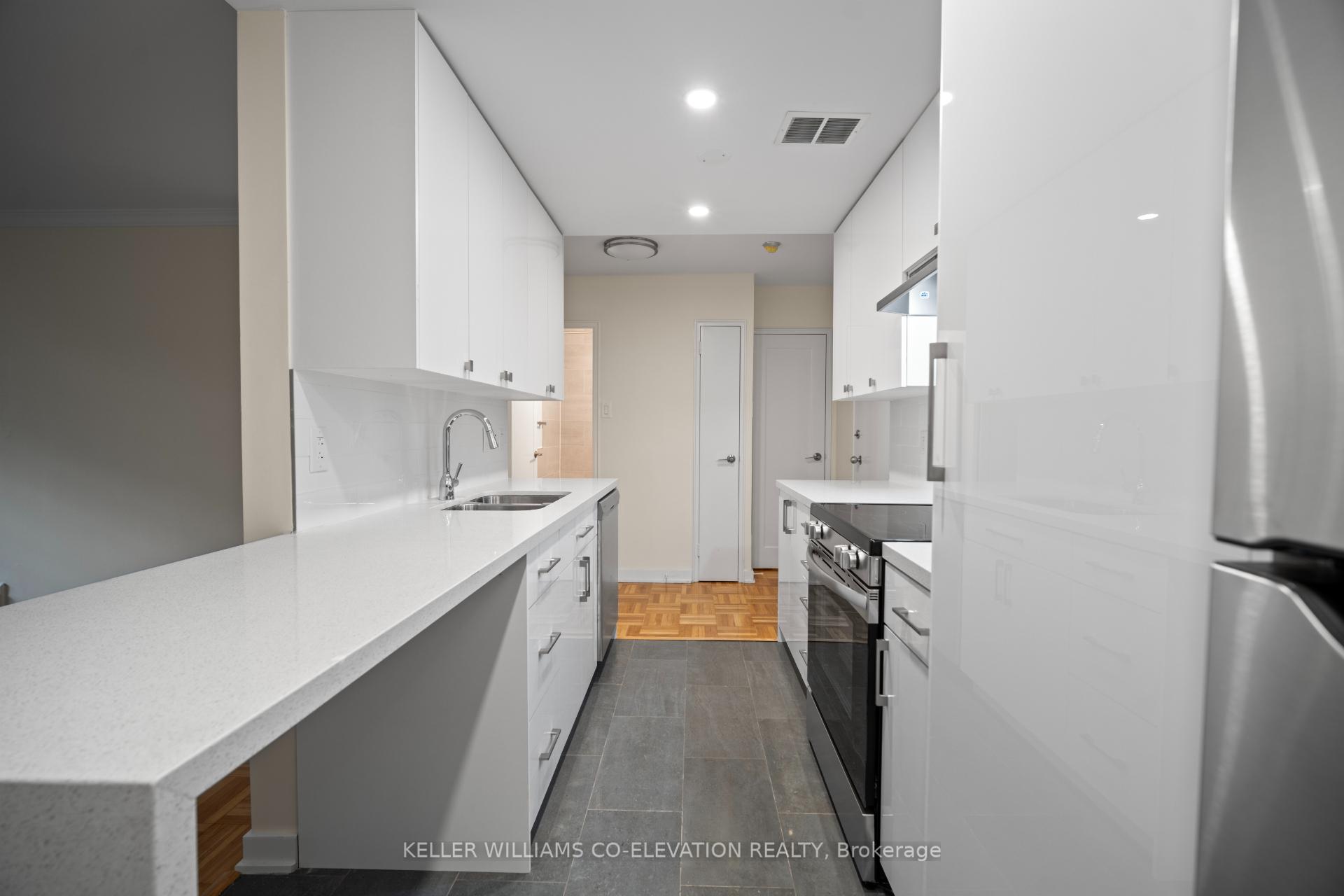 Photo 4 of Unit 207, 165 Balliol Street, Toronto, Mount Pleasant West — HOMEH