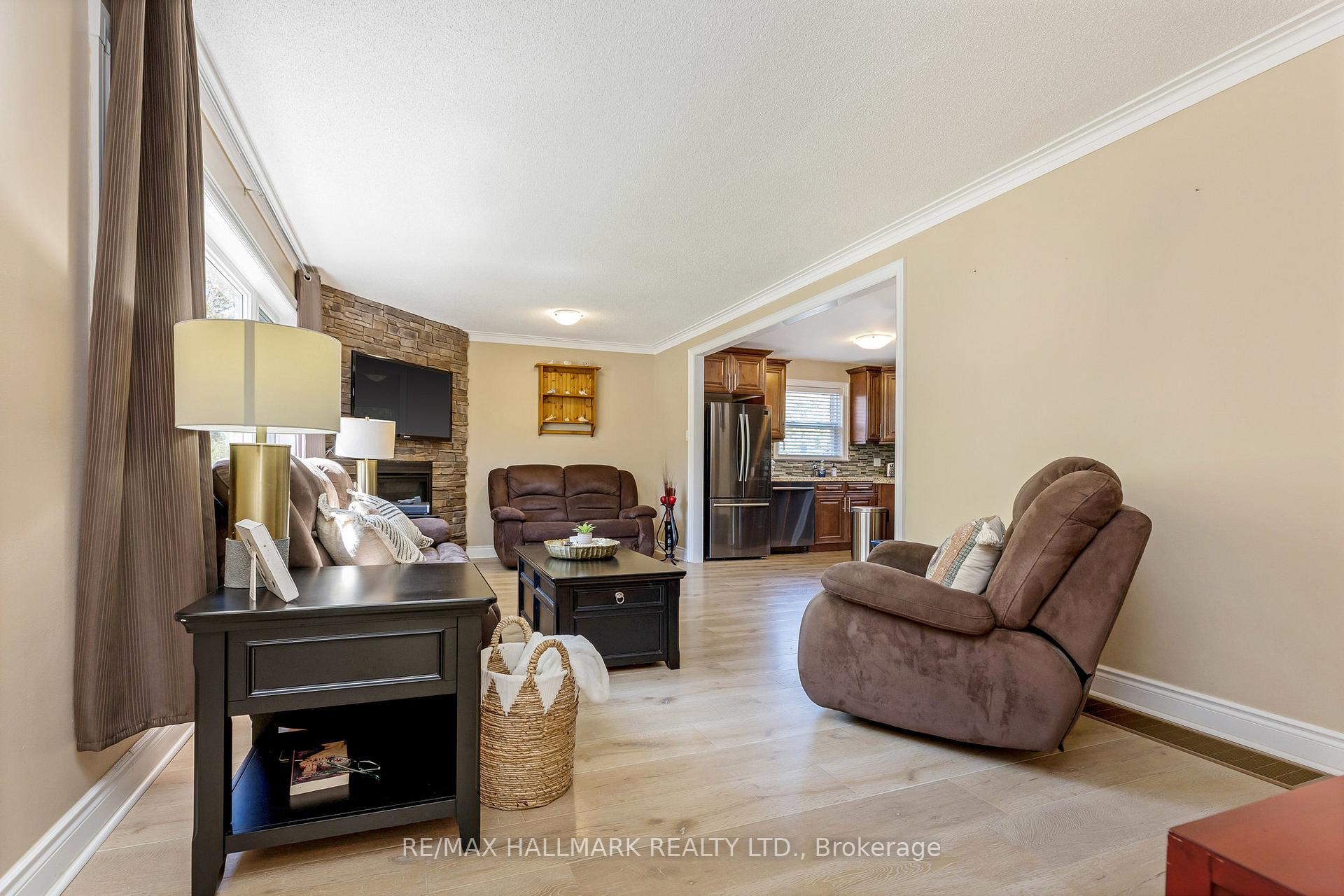 Photo 4 of 142 Meighen Avenue, Toronto, O'Connor-Parkview — HOMEH