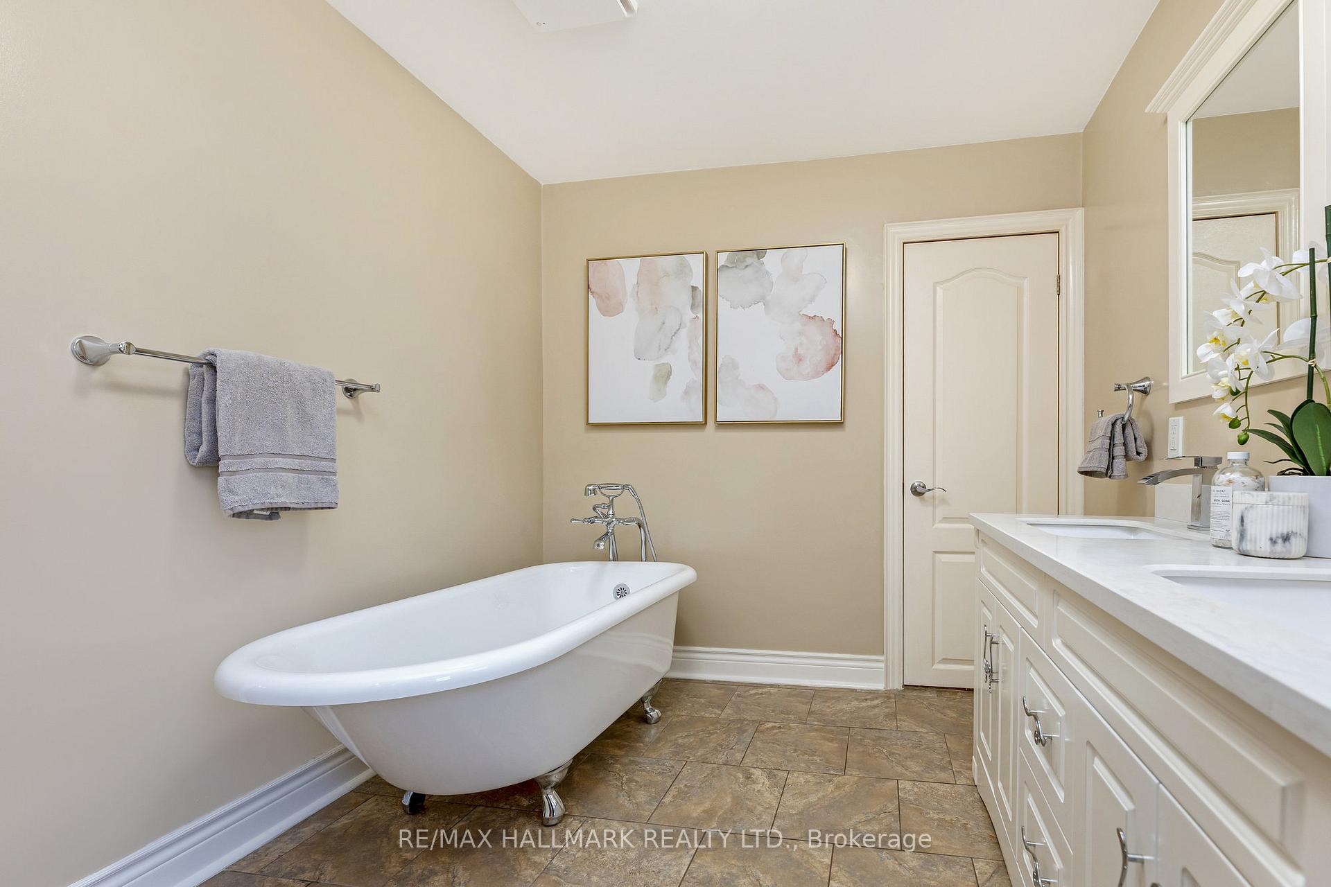 Photo 13 of 142 Meighen Avenue, Toronto, O'Connor-Parkview — HOMEH