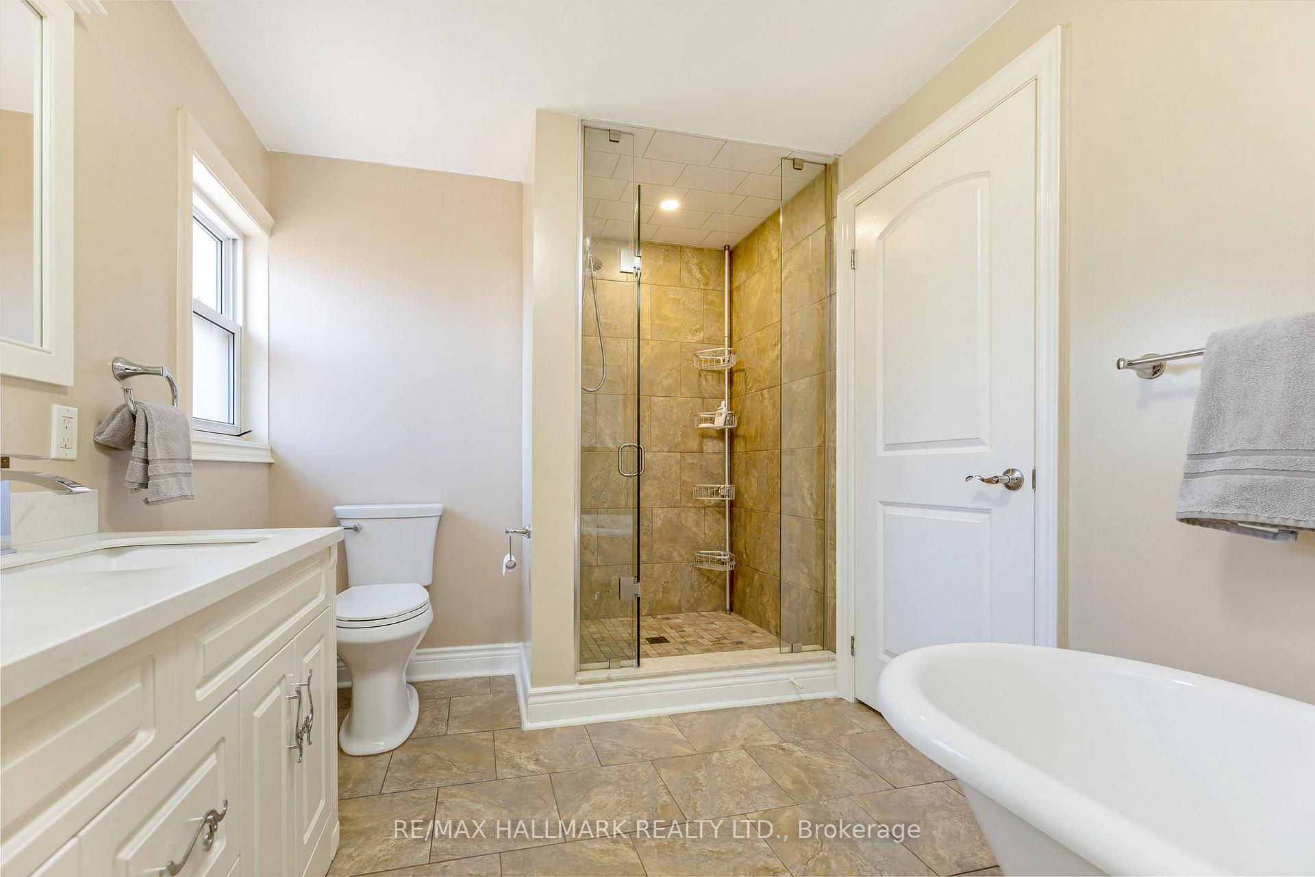 Photo 14 of 142 Meighen Avenue, Toronto, O'Connor-Parkview — HOMEH