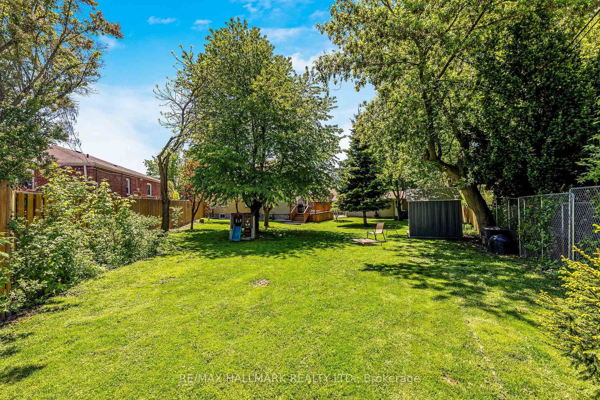 Photo 23 of 142 Meighen Avenue, Toronto, O'Connor-Parkview — HOMEH