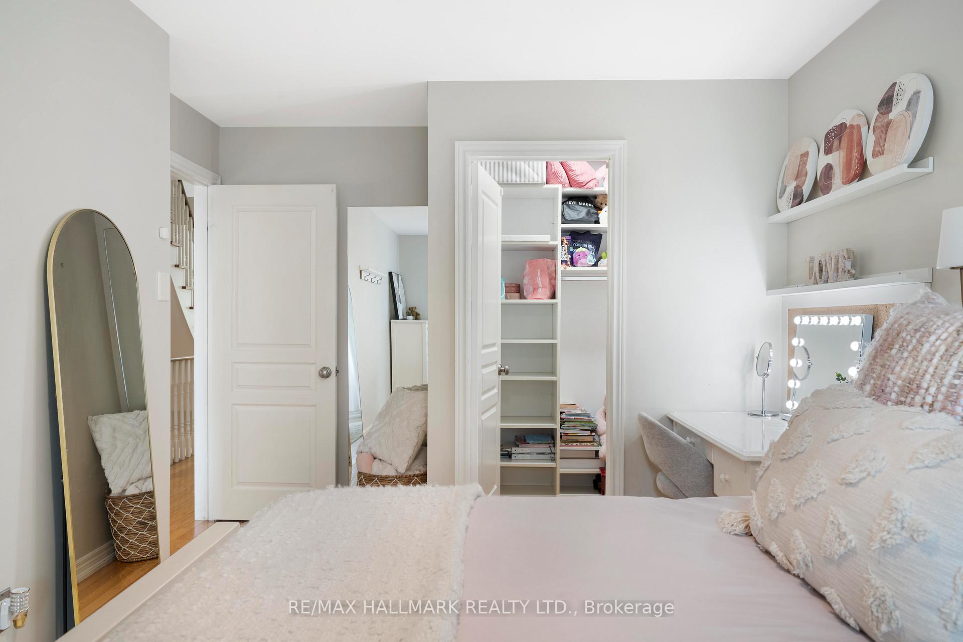 Photo 23 of 26 Winners Circle, Toronto, The Beaches — HOMEH