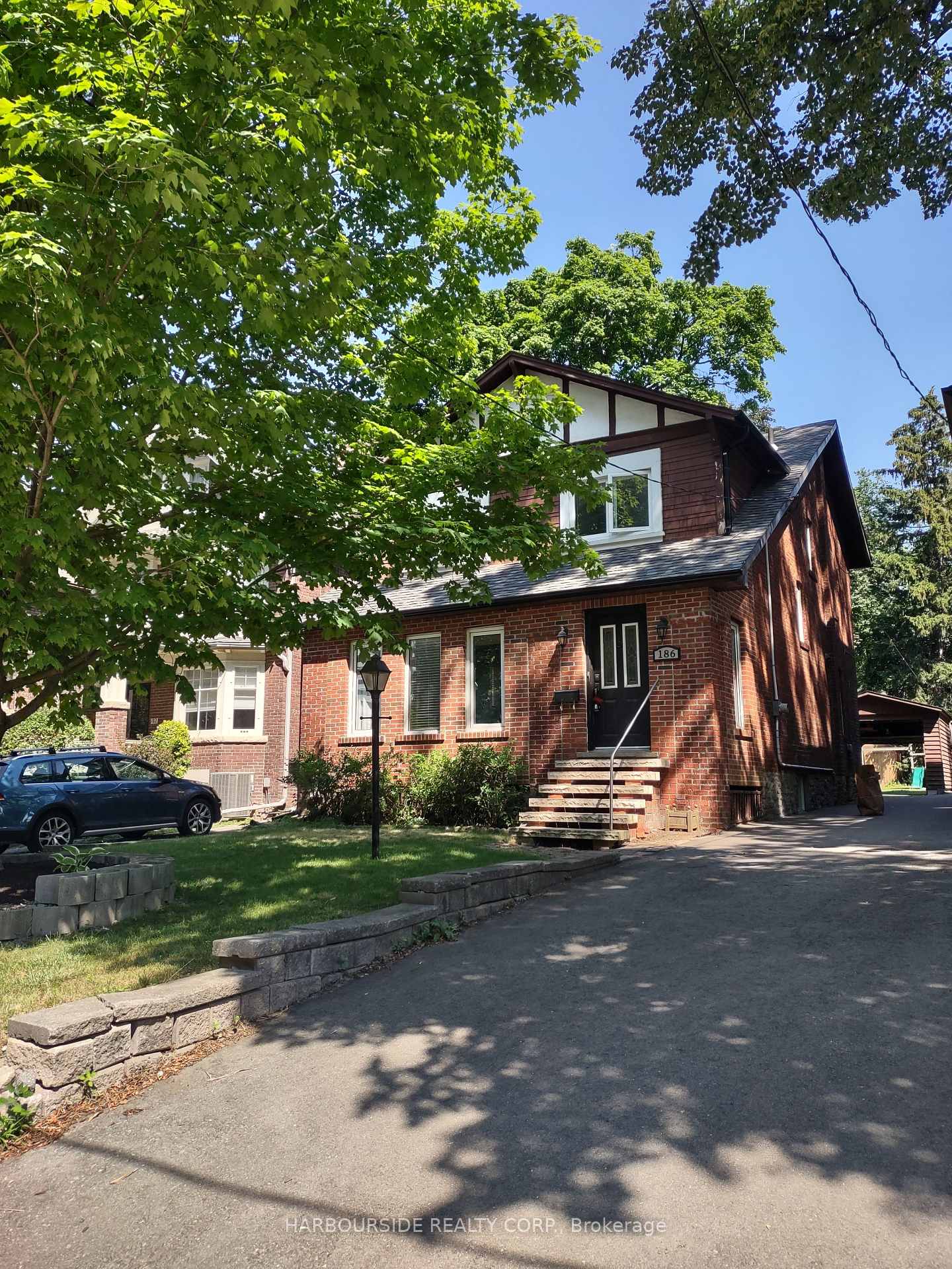 Front of 186 Keewatin Avenue