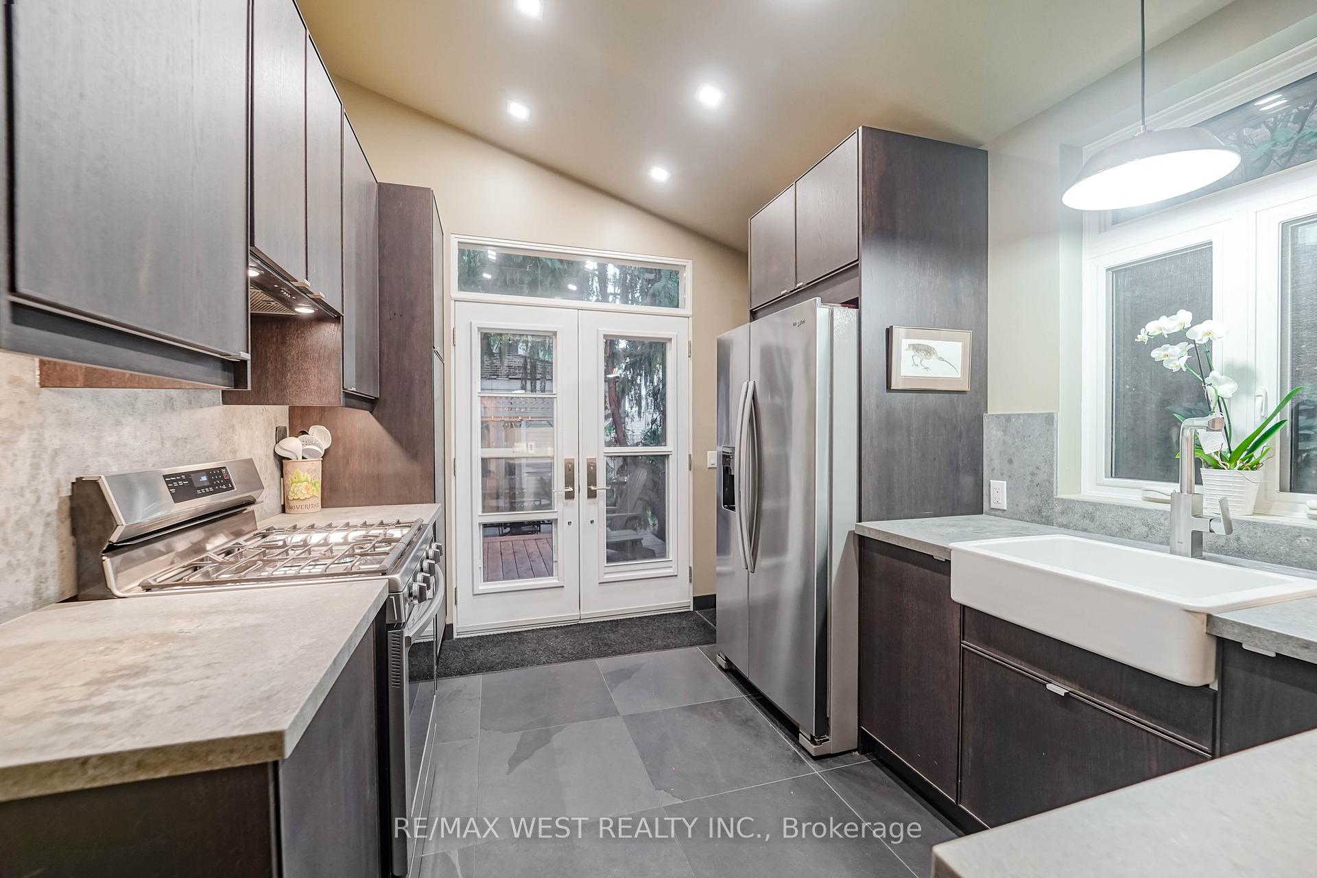 Photo 4 of 153 Booth Avenue, Toronto, South Riverdale — HOMEH