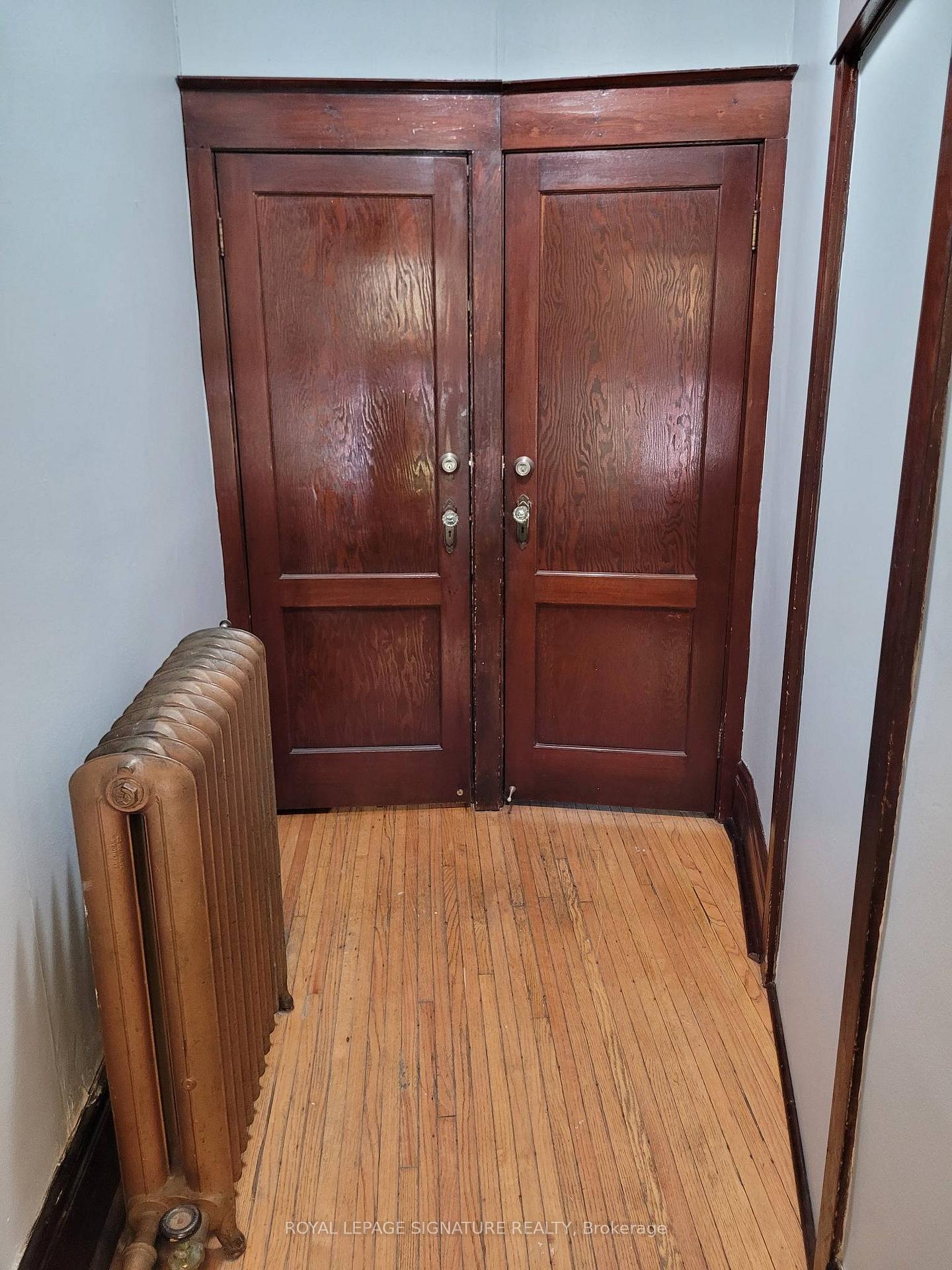 Photo 3 of Unit Main Floor, 20 Scarborough Road, Toronto, The Beaches — HOMEH
