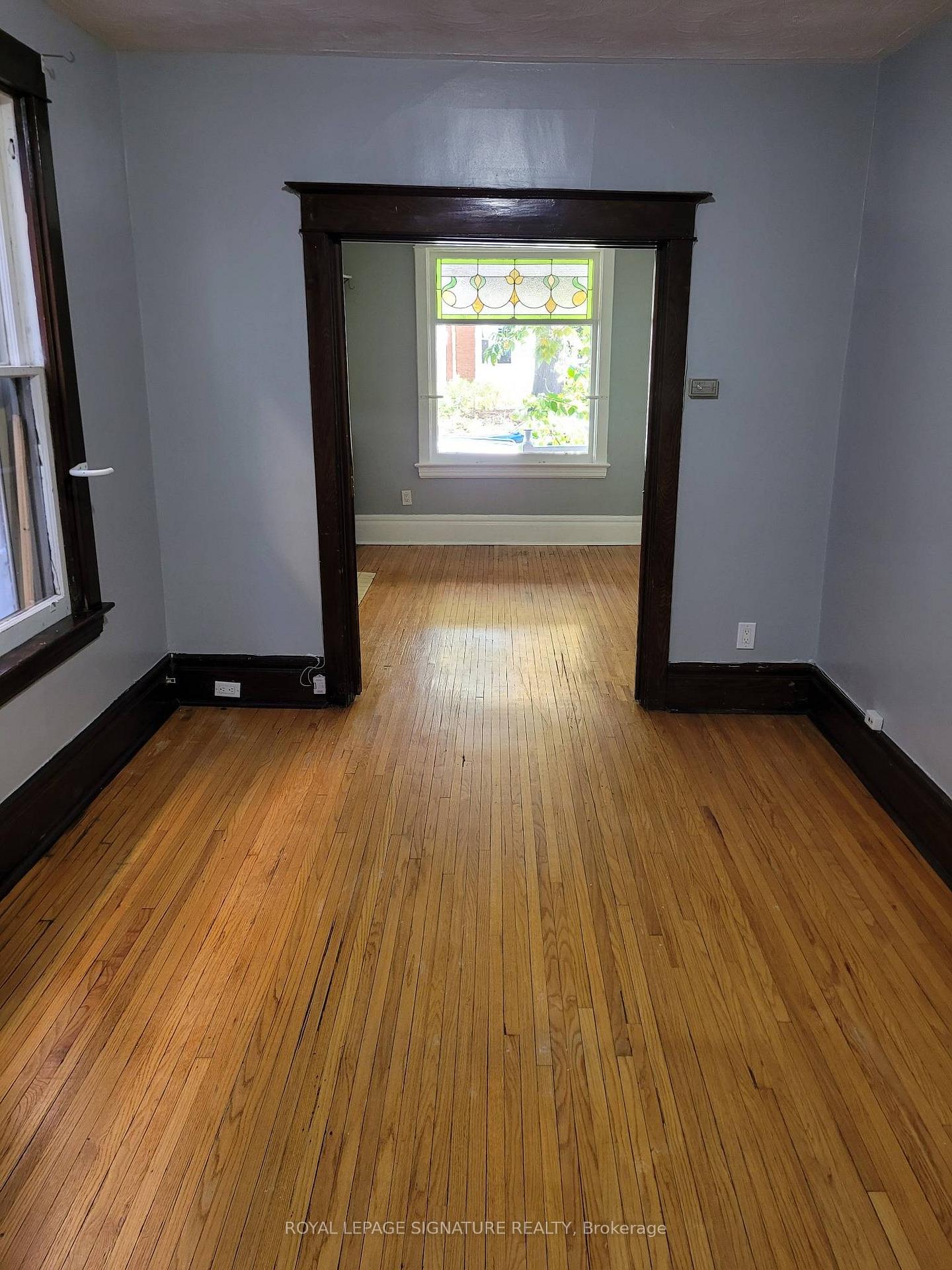 Photo 5 of Unit Main Floor, 20 Scarborough Road, Toronto, The Beaches — HOMEH