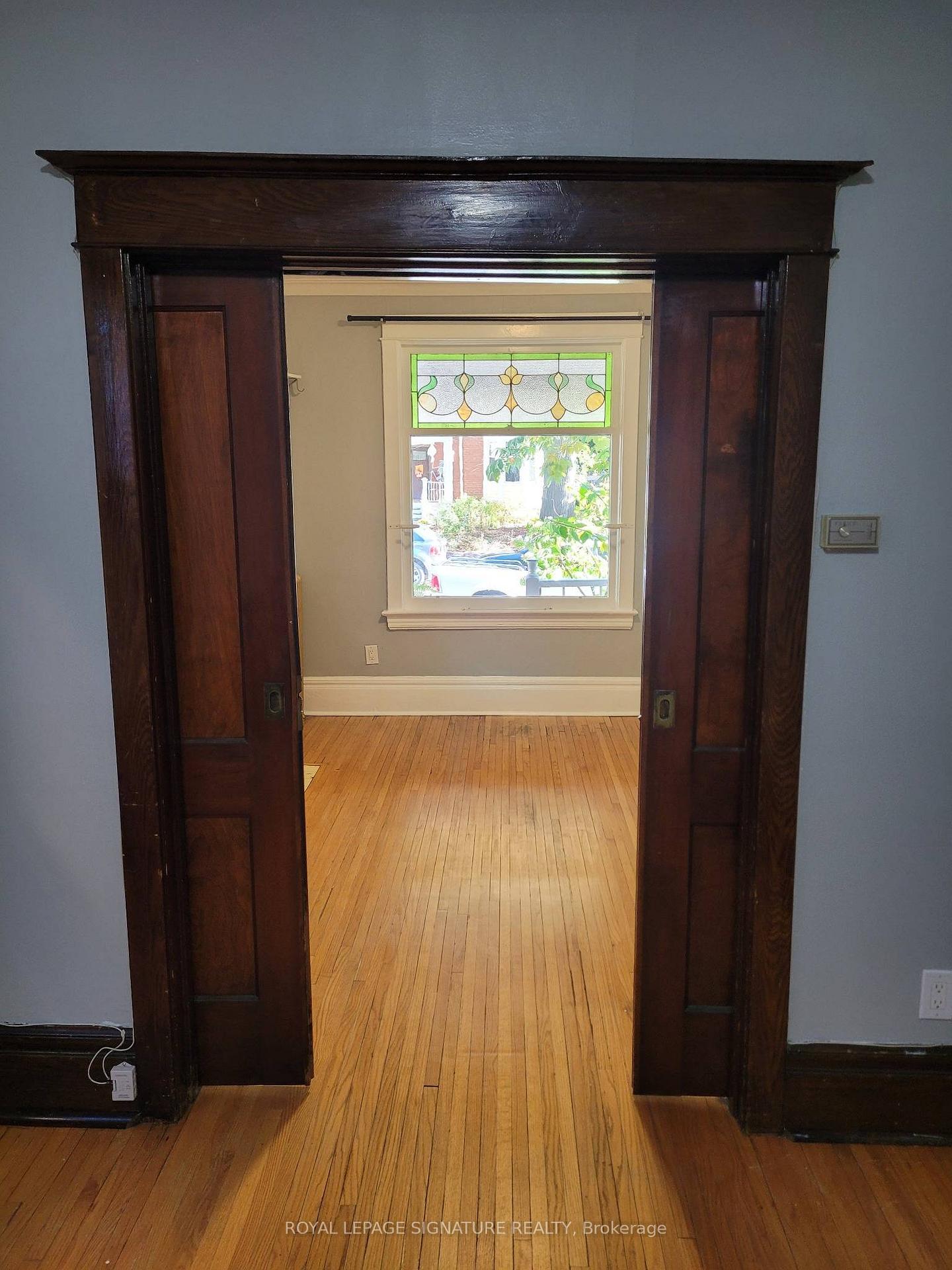 Photo 6 of Unit Main Floor, 20 Scarborough Road, Toronto, The Beaches — HOMEH