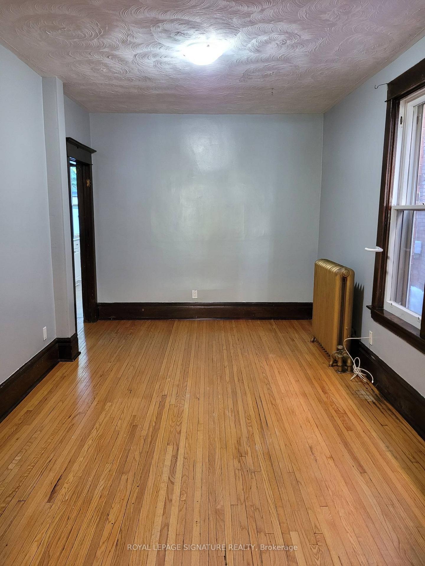 Photo 8 of Unit Main Floor, 20 Scarborough Road, Toronto, The Beaches — HOMEH