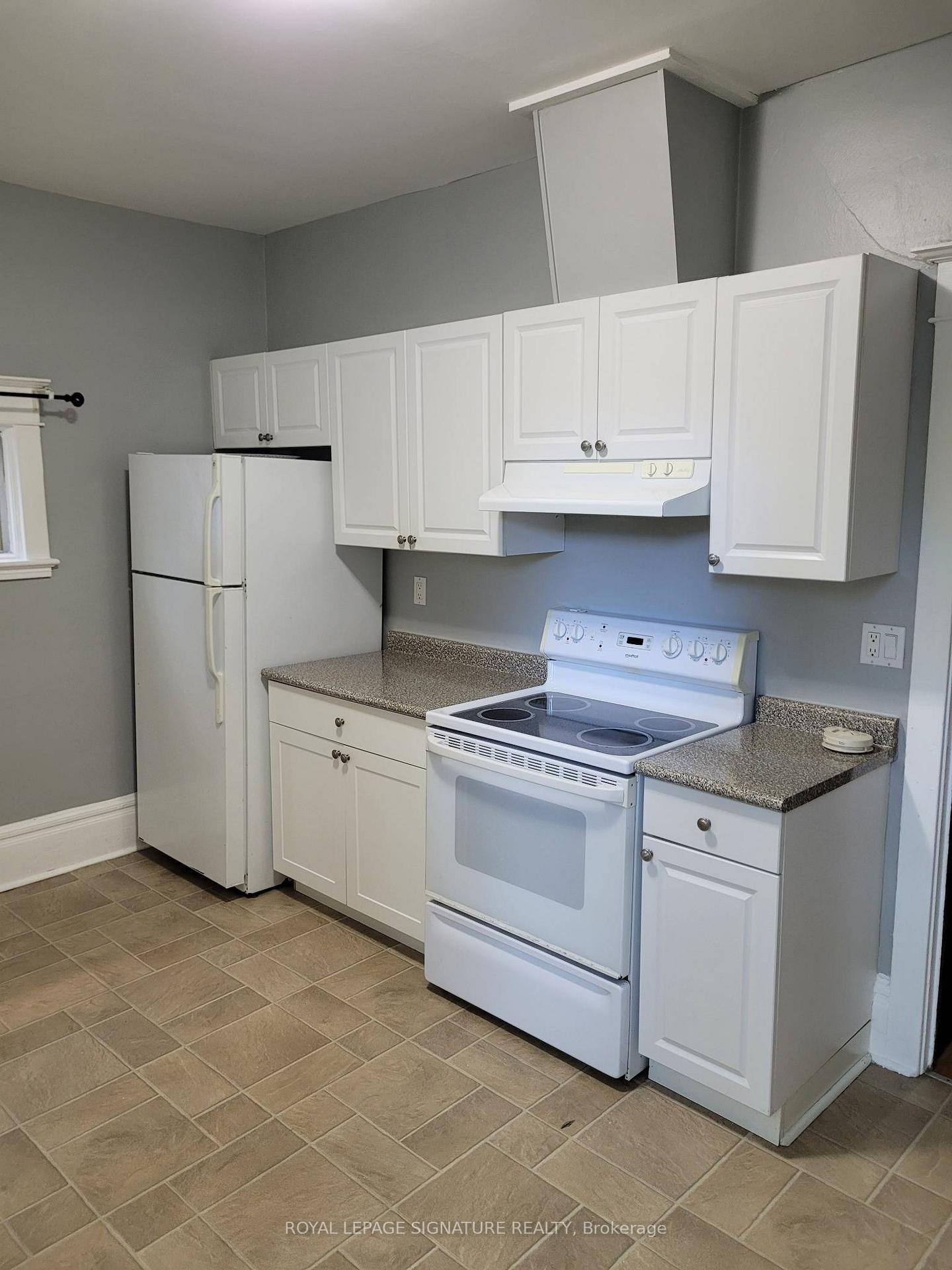Photo 9 of Unit Main Floor, 20 Scarborough Road, Toronto, The Beaches — HOMEH