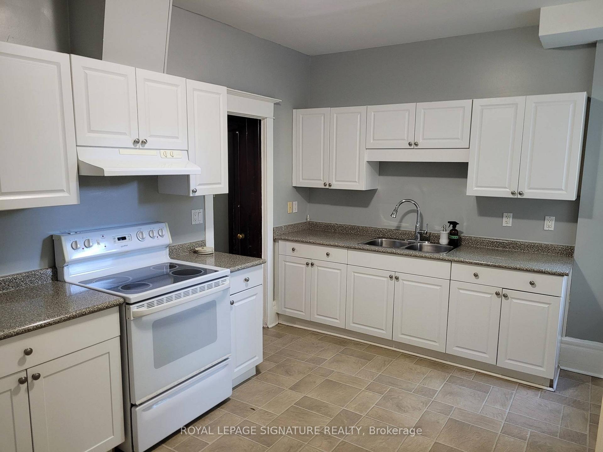 Photo 10 of Unit Main Floor, 20 Scarborough Road, Toronto, The Beaches — HOMEH