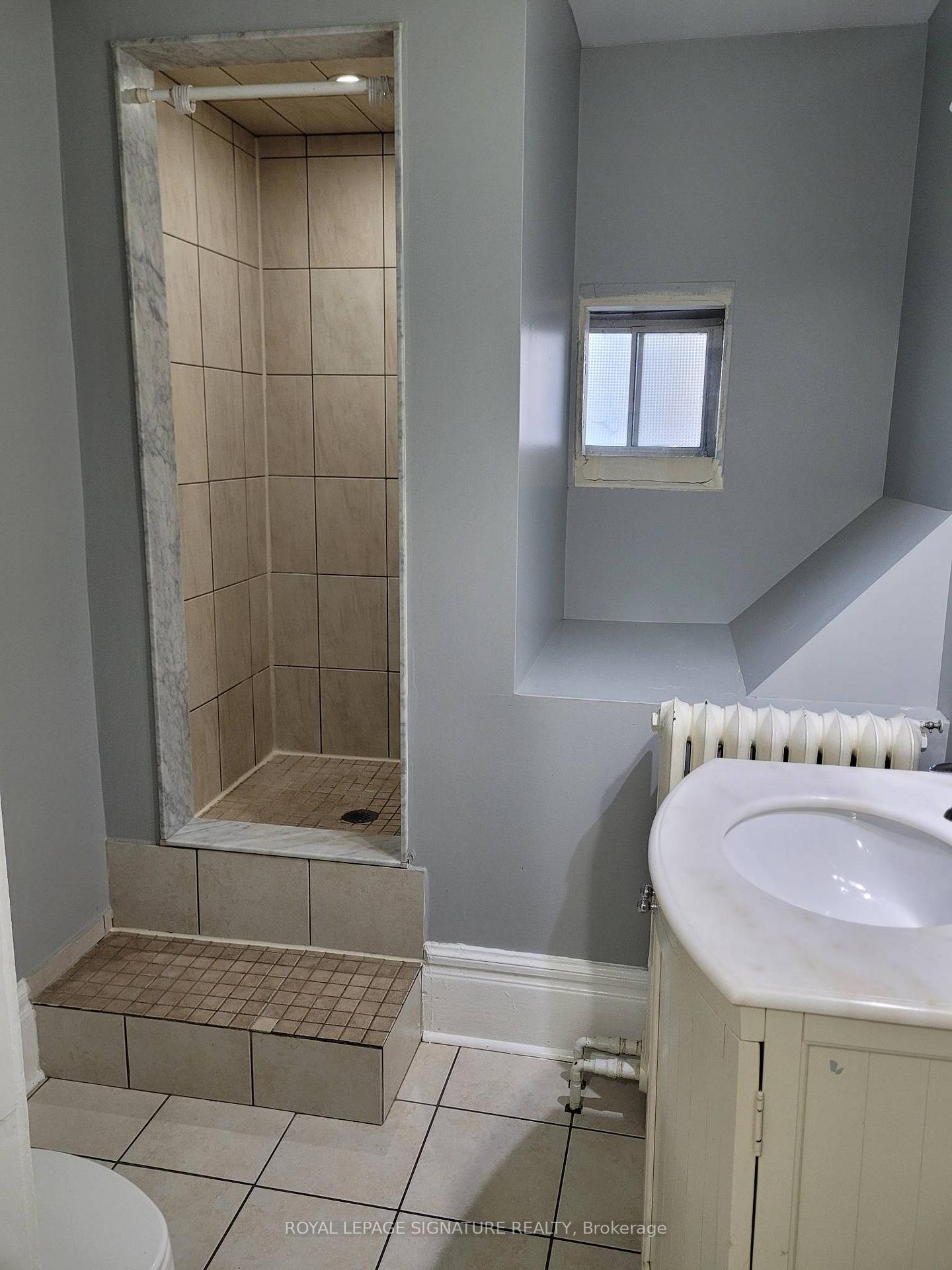Photo 12 of Unit Main Floor, 20 Scarborough Road, Toronto, The Beaches — HOMEH