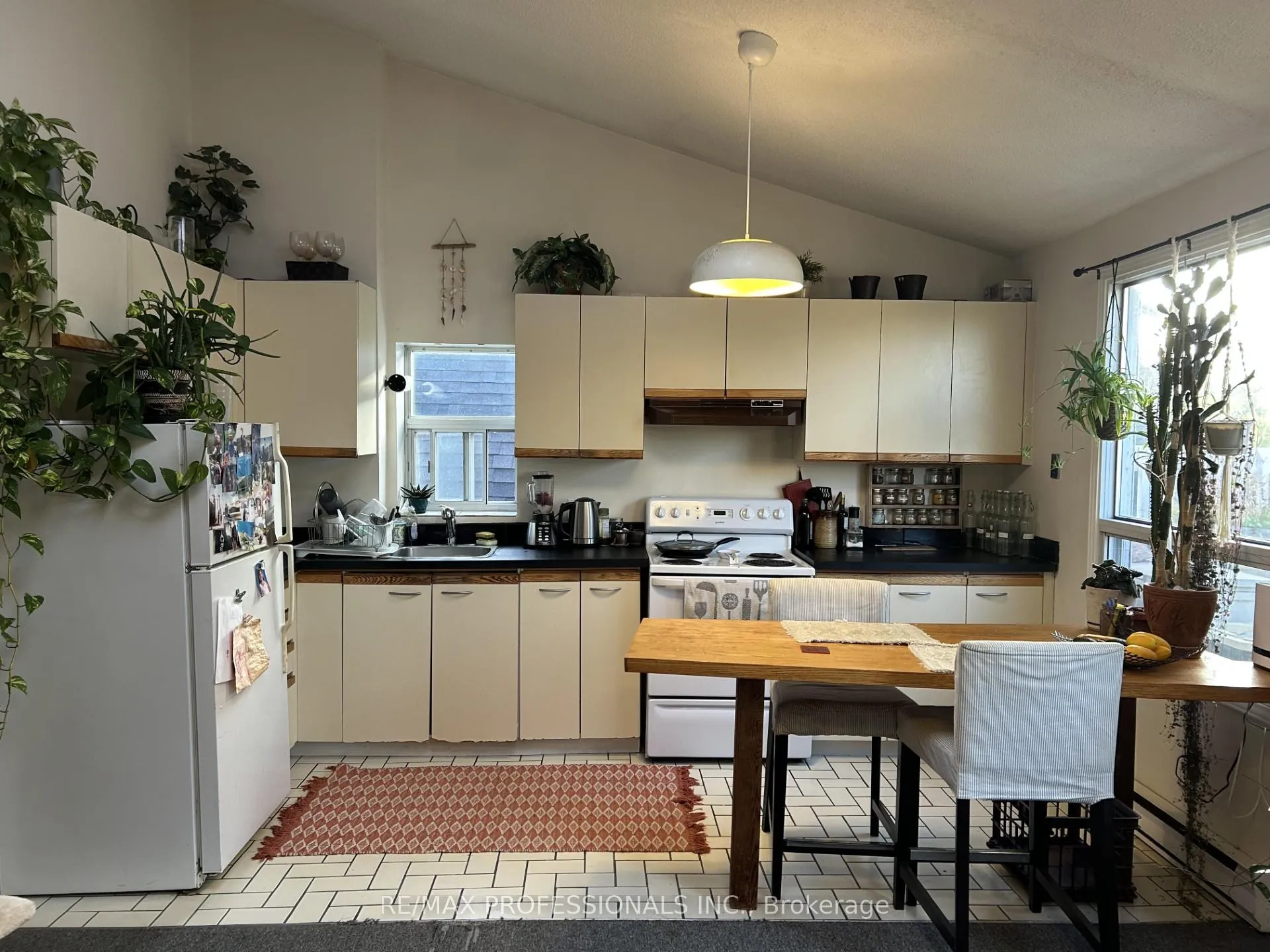 Photo 3 of Unit 4, 41 Albermarle Avenue, Toronto, North Riverdale — HOMEH
