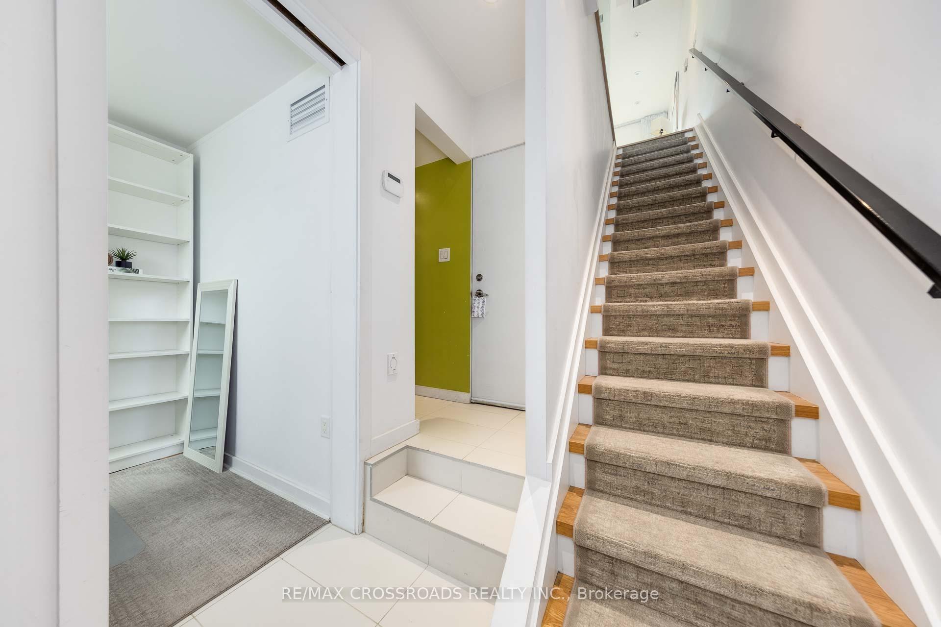 Photo 9 of 536A Eglinton Avenue E, Toronto, Mount Pleasant East — HOMEH