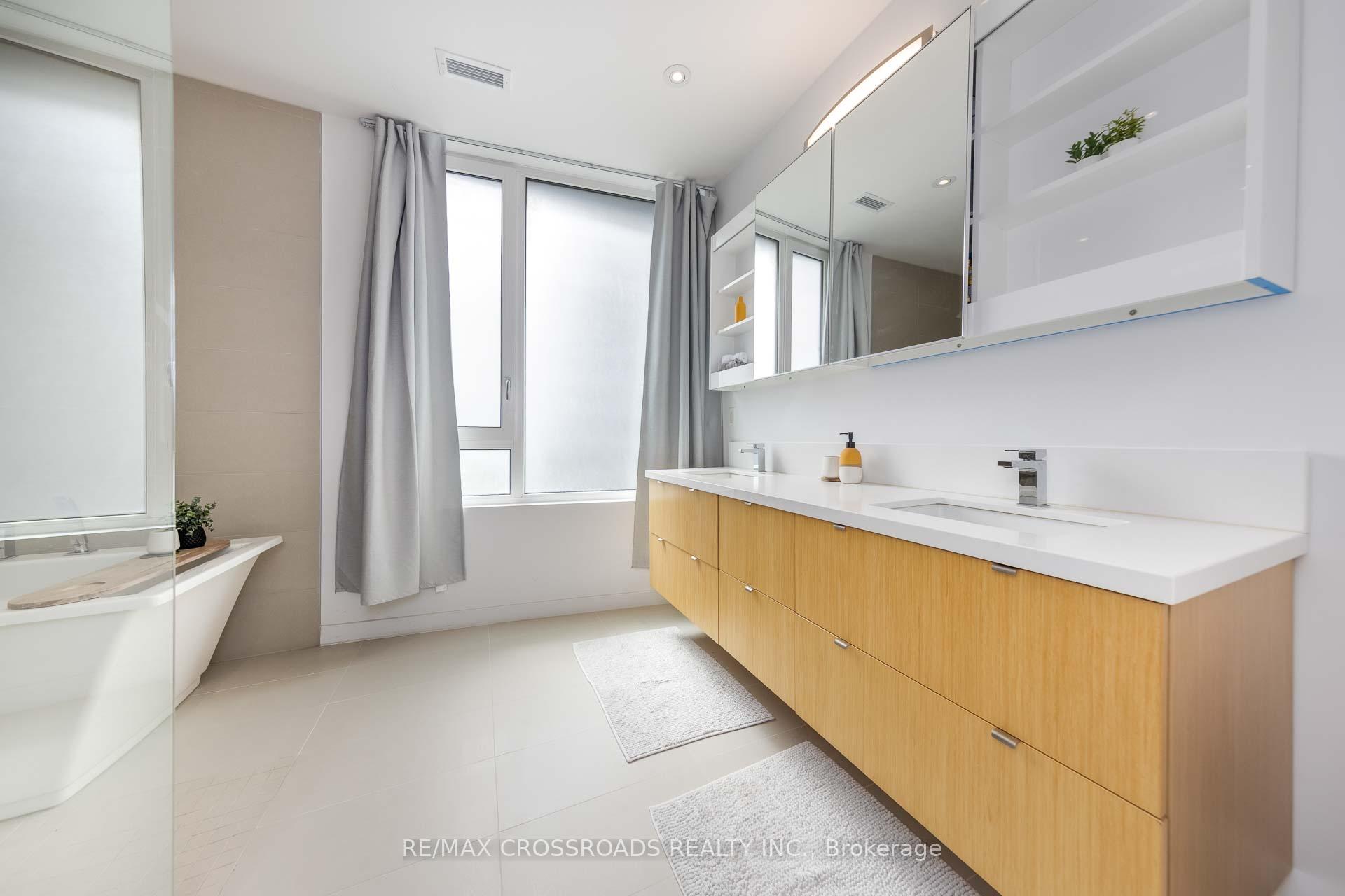 Photo 32 of 536A Eglinton Avenue E, Toronto, Mount Pleasant East — HOMEH